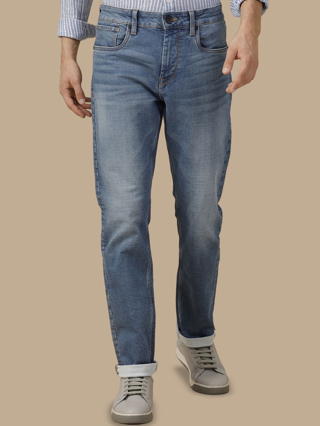 

Voi Jeans Men Slim Fit Low Distress Light Fade Stretchable Jeans, Purple