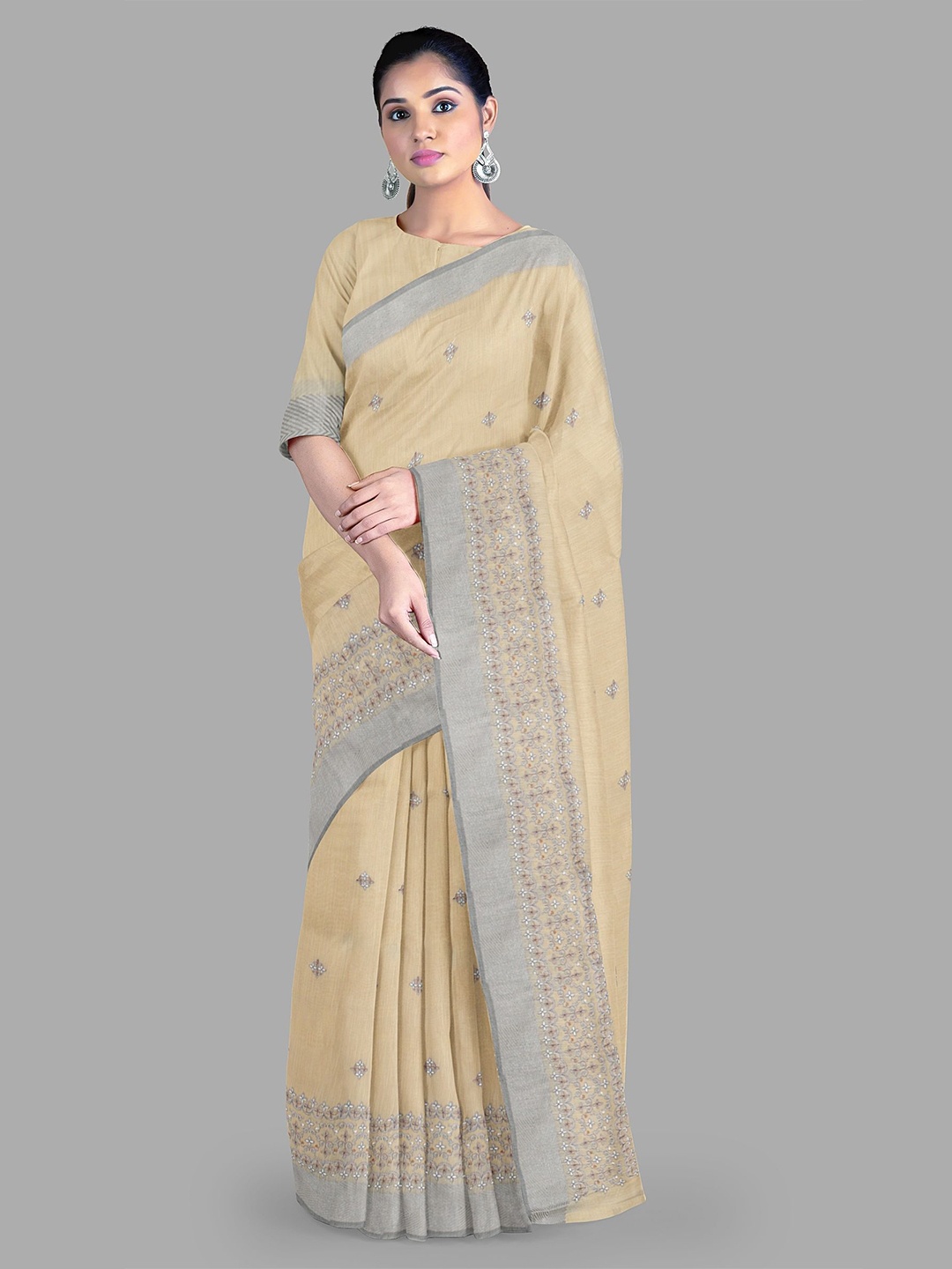 

The Chennai Silks Floral Embroidered Gadwal Saree, Beige