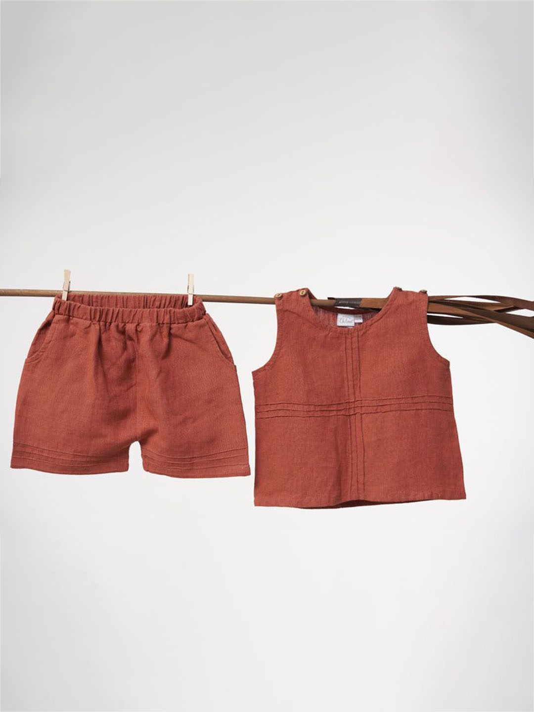 

CHI LINEN CLOTHING Unisex Kids Linen Shorts, Maroon