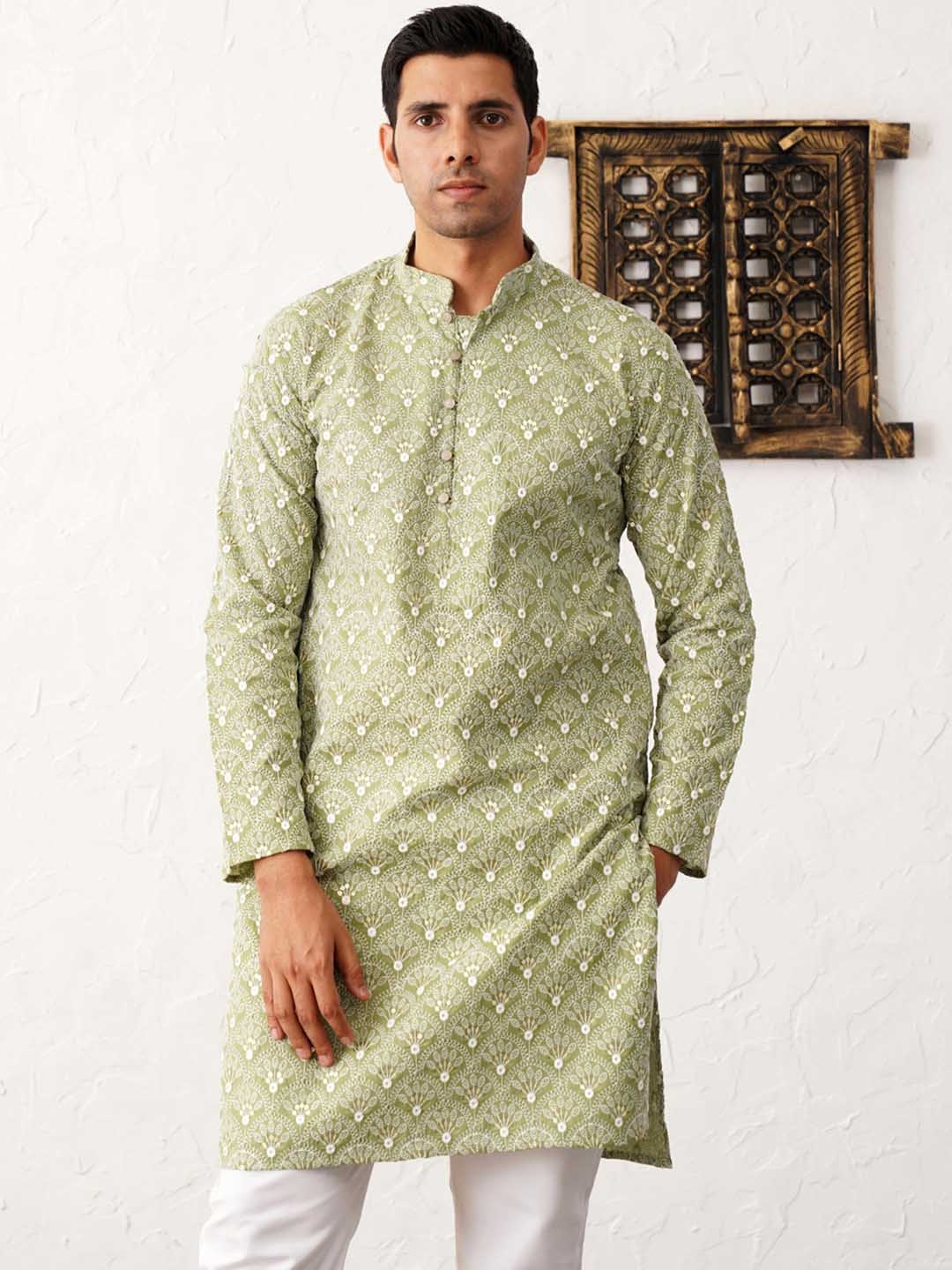 

Jompers Floral Embroidered Regular Chikankari Pure Cotton Kurta With Pyjama, Green