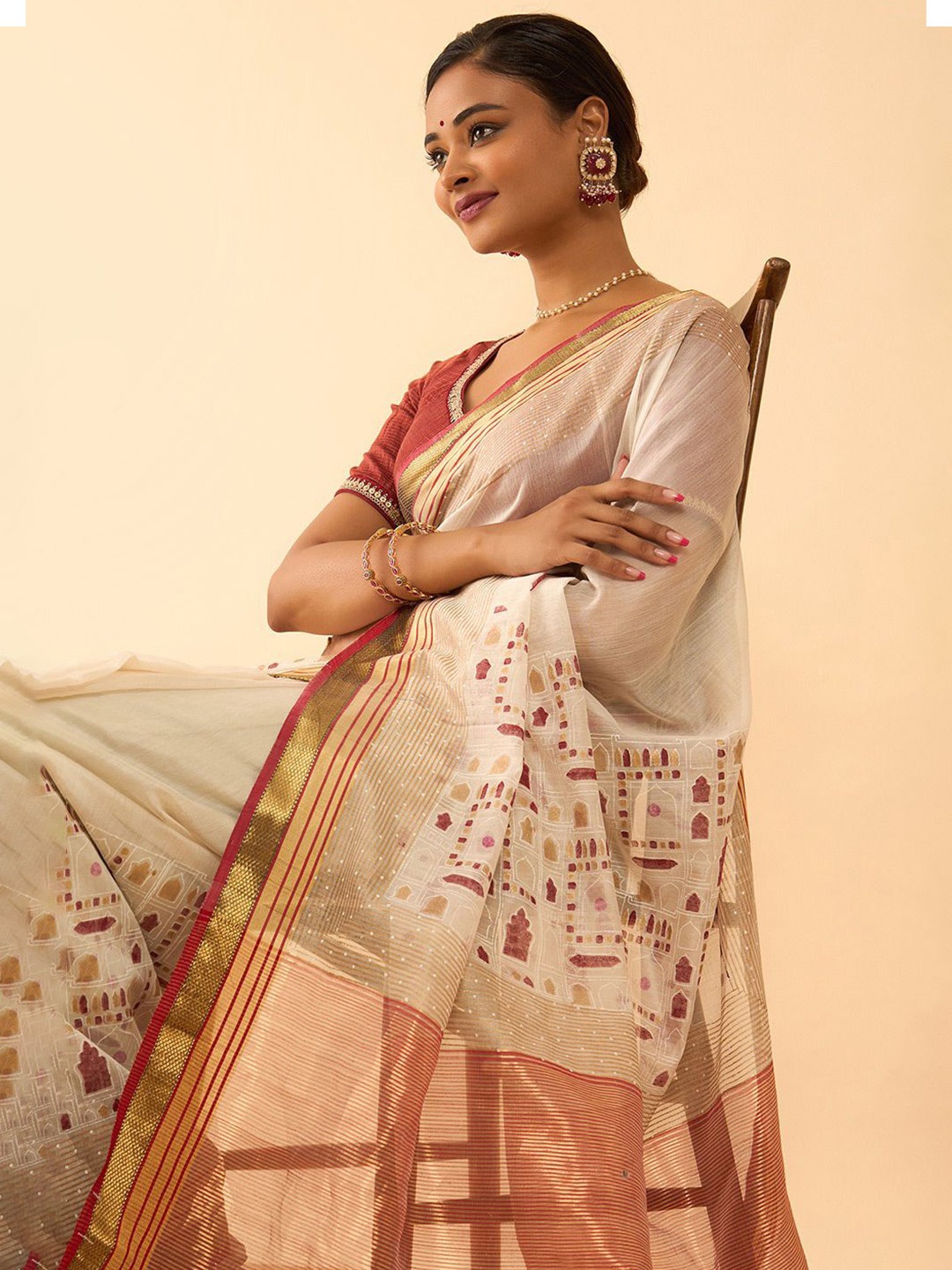 

Taneira Ethnic Motifs Zari Printed Saree, Off white