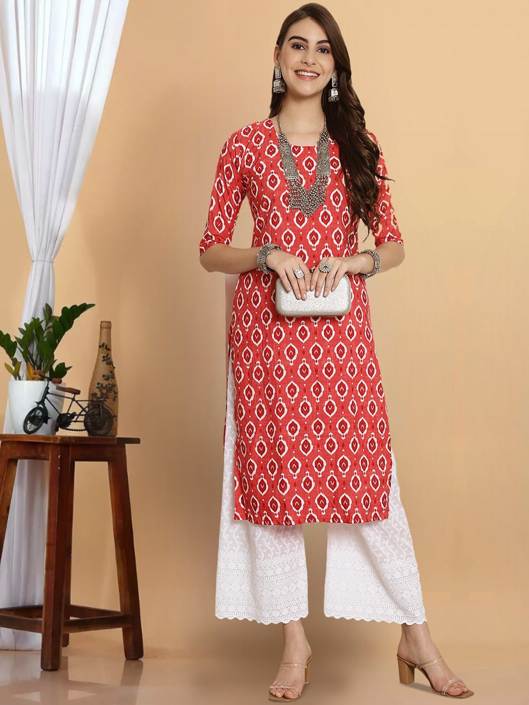 

7Threads Ethnic Motifs Printed Round Neck Crepe Straight Kurta, Red