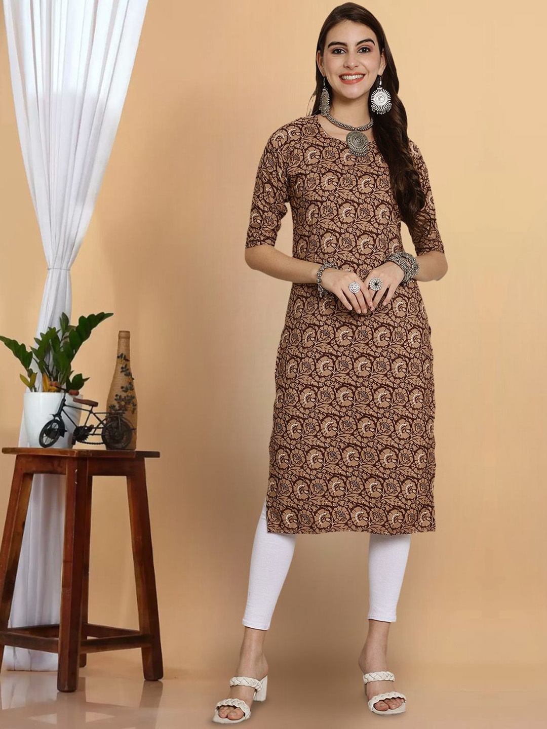 

7Threads Women Printed Patchwork Floral Crepe Kurta, Multi