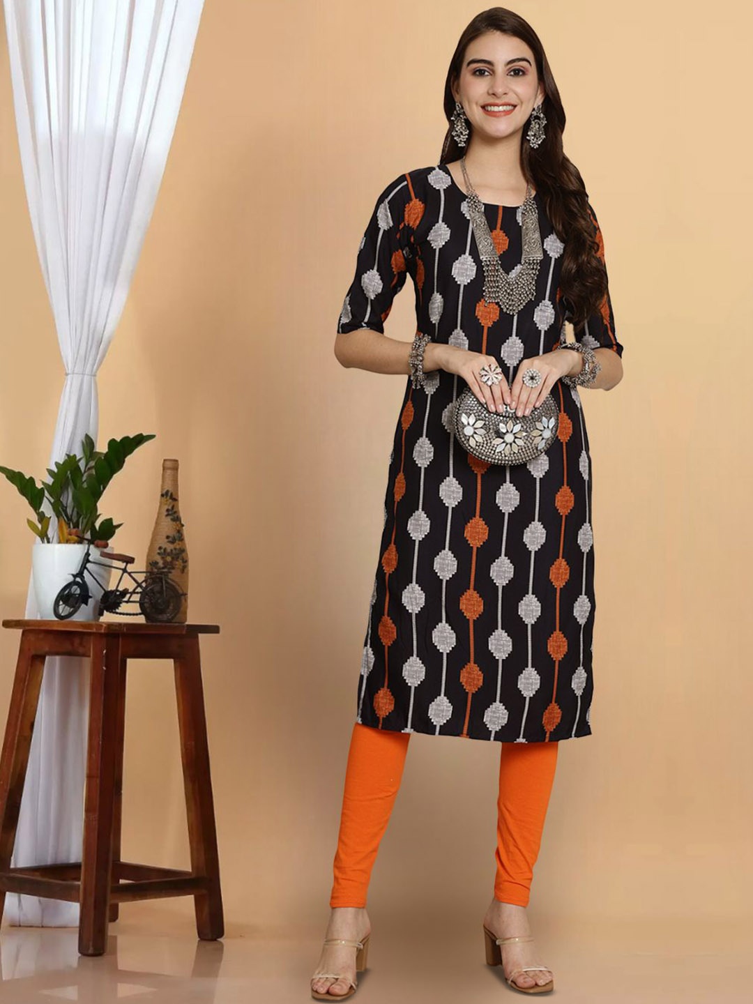 

7Threads Geometric Printed Round Neck Straight Kurta, Black