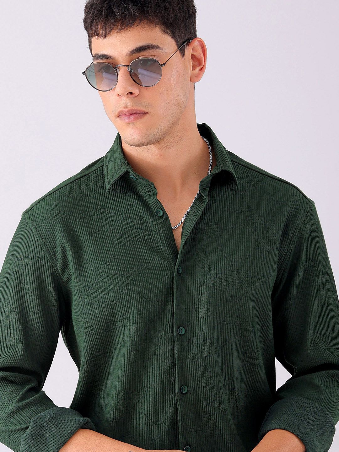 

The Indian Garage Co Men Slim Fit Textured Jacquard Resortwear Shirt, Green