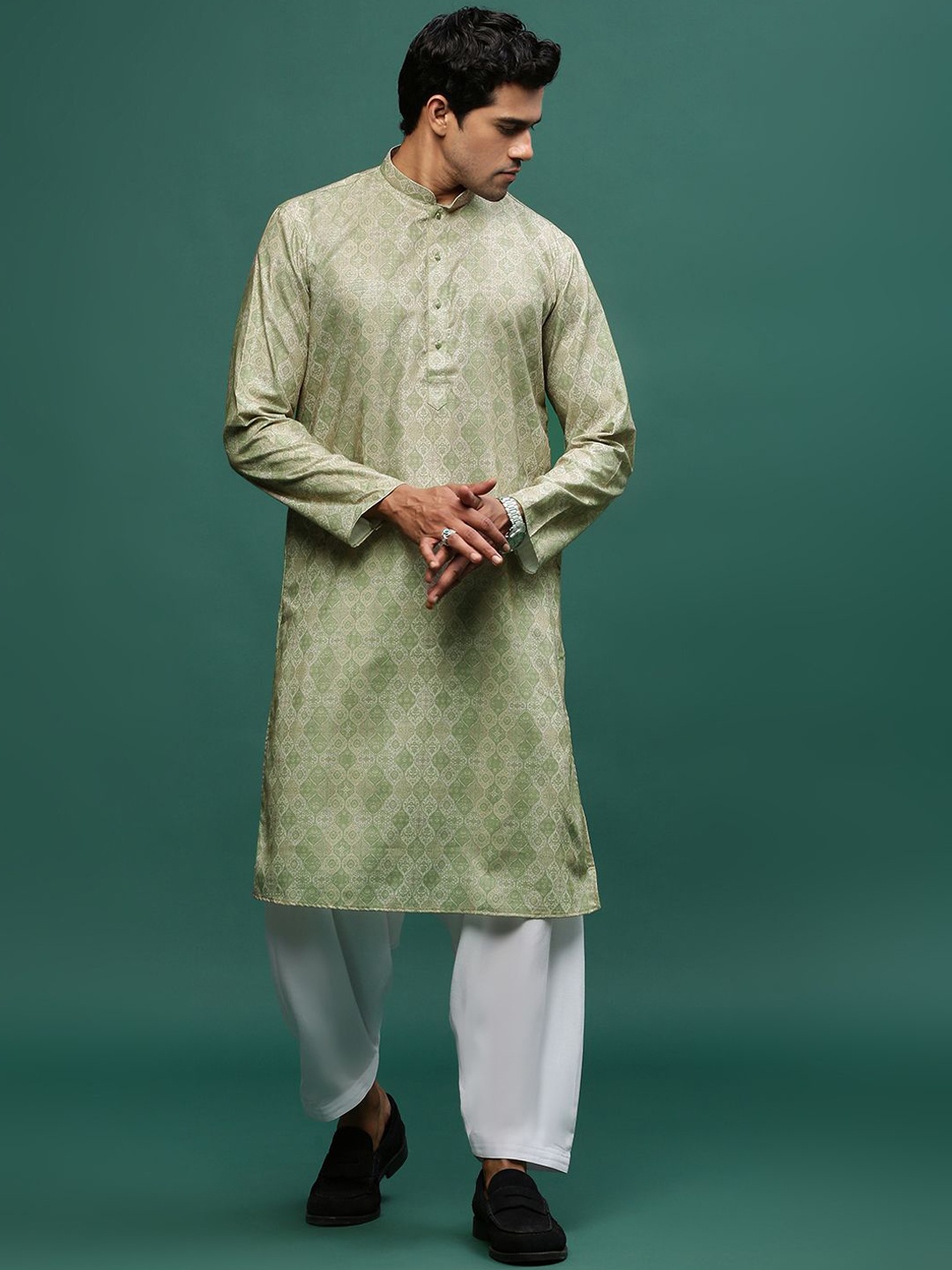 

Sangria Green Ethnic Motifs Printed Mandarin Collar Cotton Straight Kurta