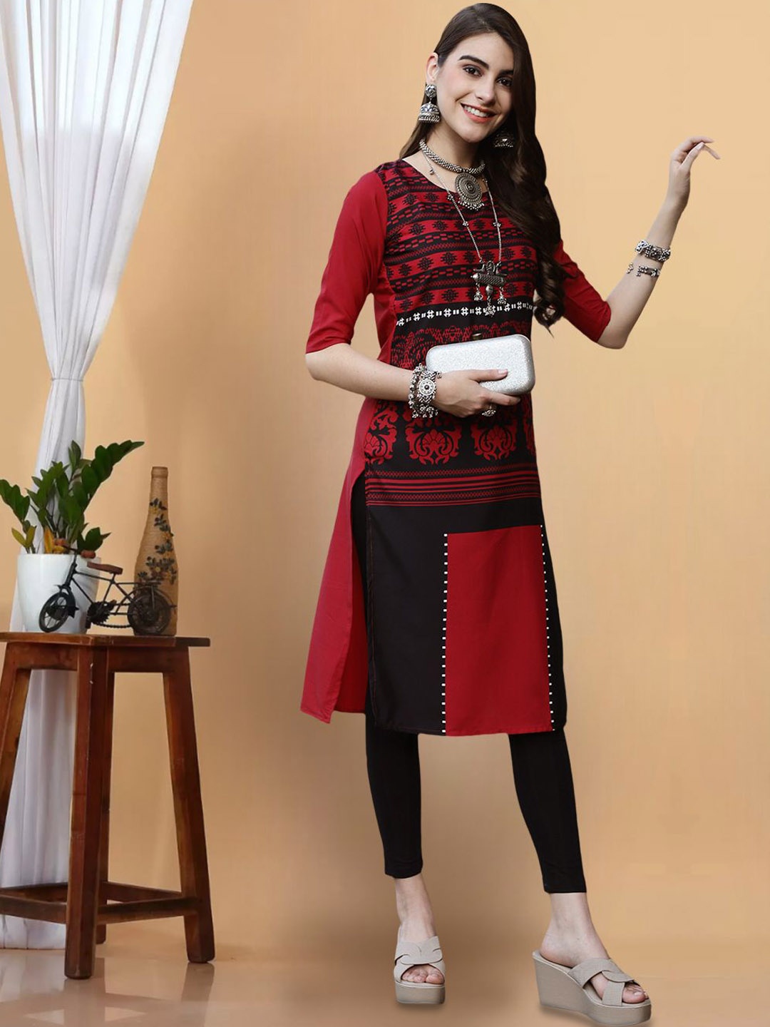 

7Threads Ethnic Motifs Printed Round Neck Crepe Straight Kurta, Red