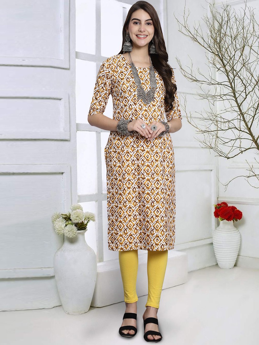 

7Threads Abstract Printed Round Neck Straight Kurta, Yellow