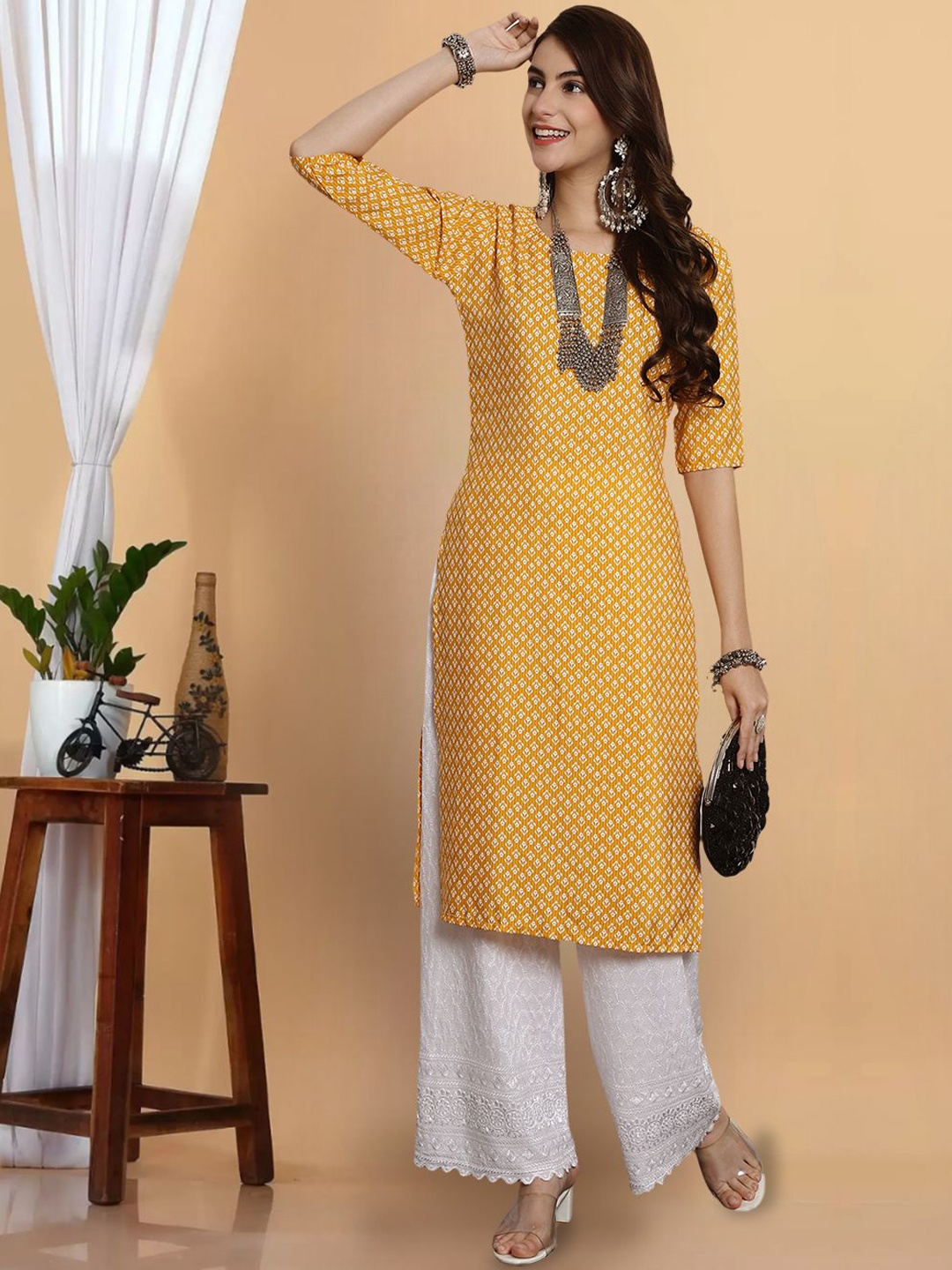 

7Threads Ethnic Motifs Printed Round Neck Crepe Straight Kurta, Yellow