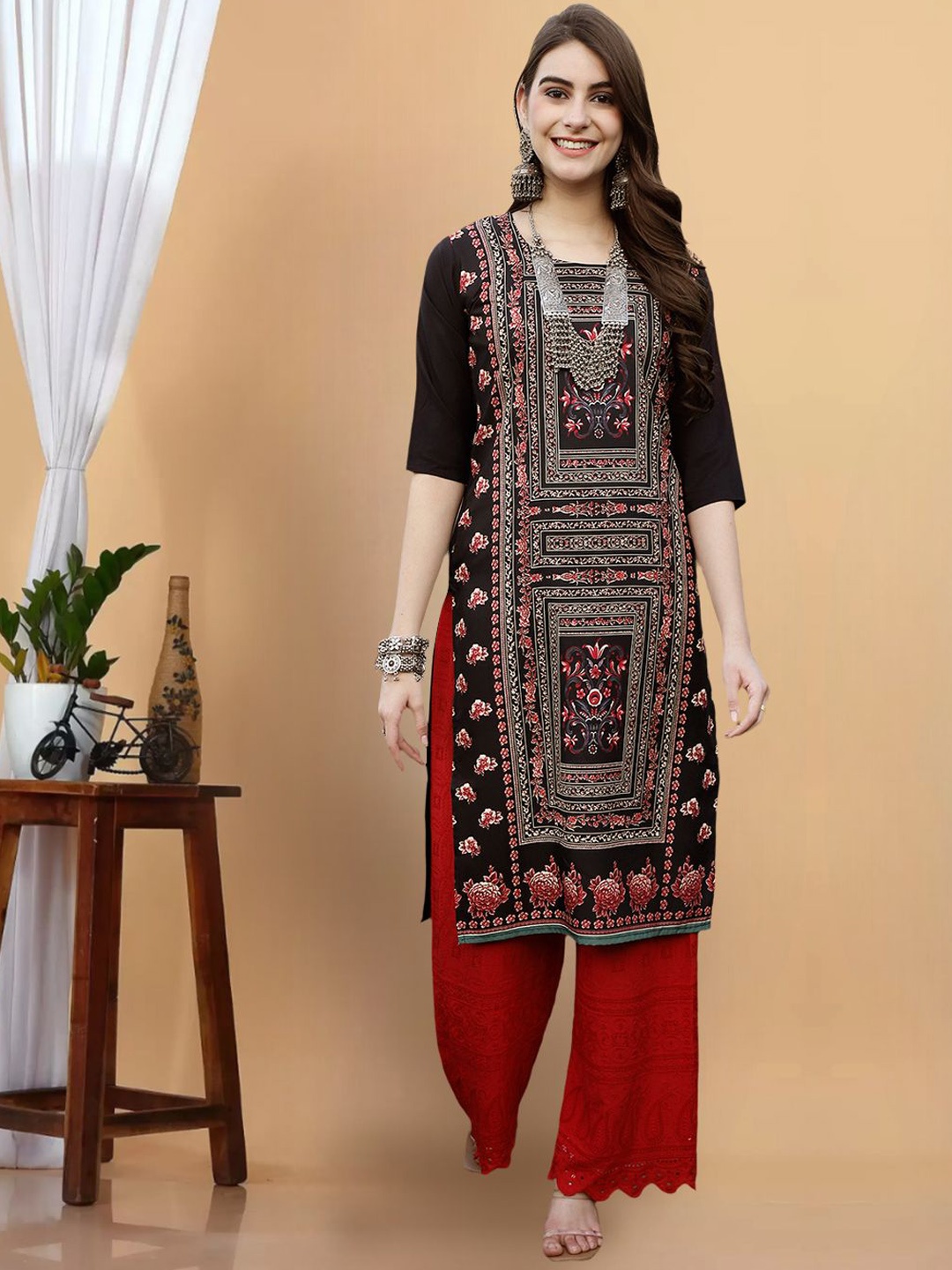 

7Threads Geometric Printed Round Neck Regular Crepe Straight Kurta, Black