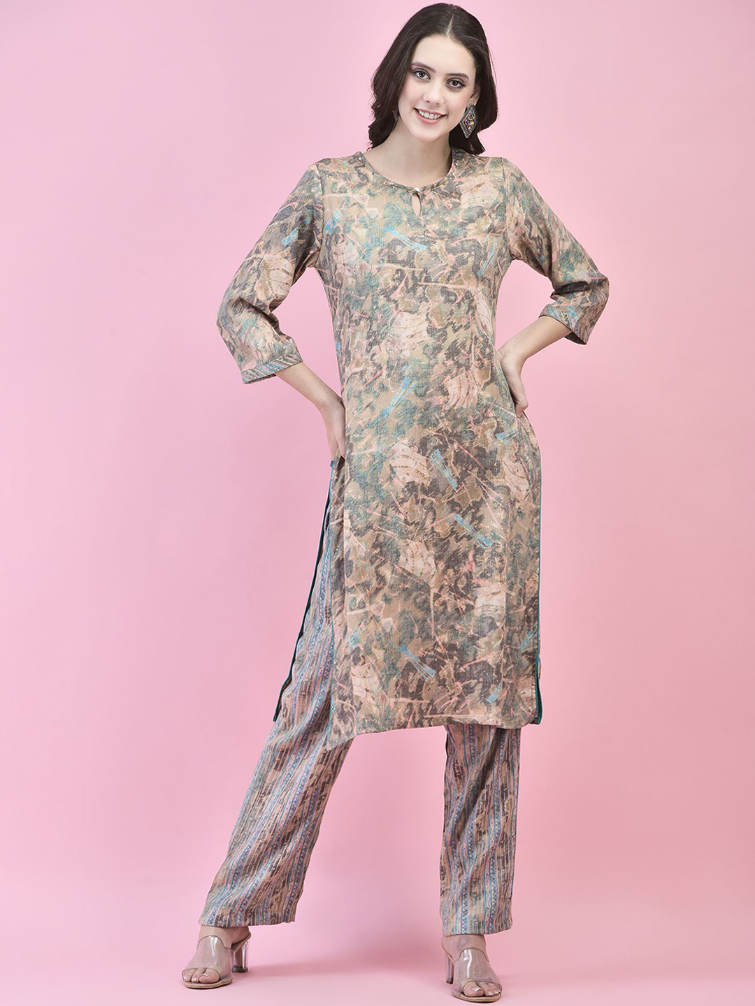 

Shree Women Printed Regular Liva Kurta with Trousers, Green