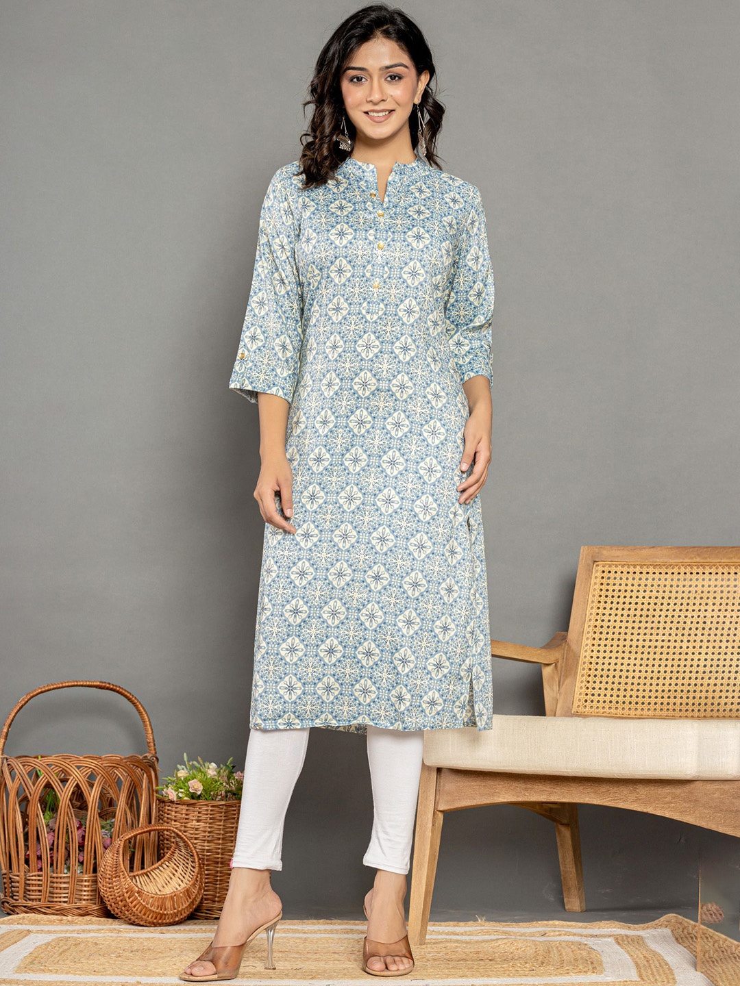 

Rouhab Geometric Printed Straight Kurta, Blue