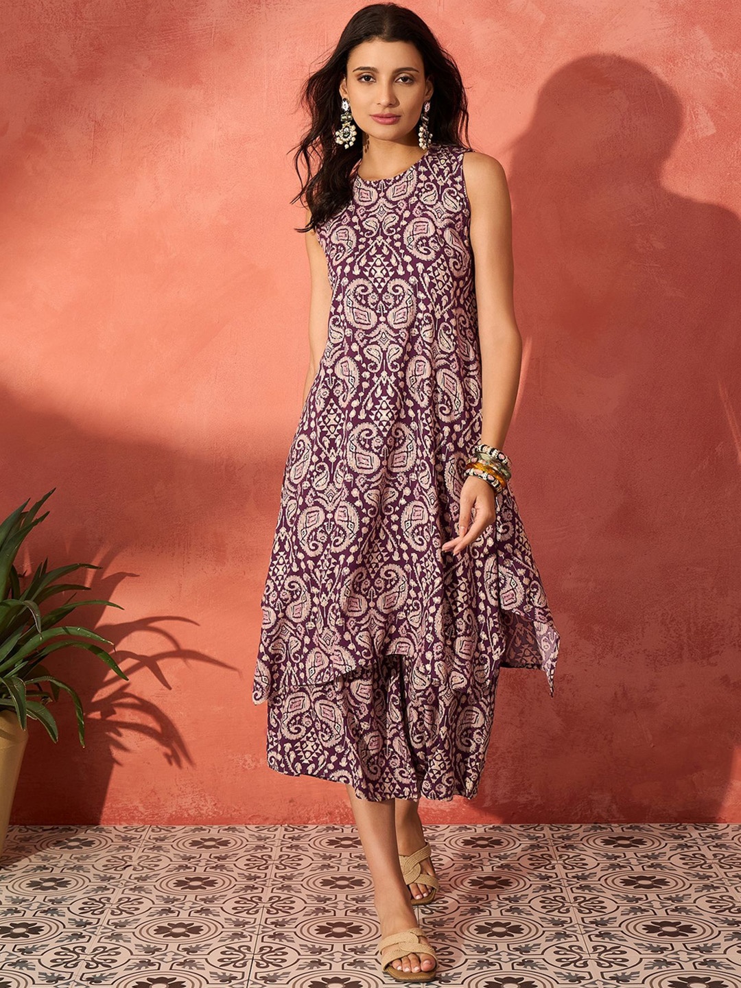 

InWeave Paisley Printed Sleeveless A-Line Kurta With Palazzos, Mauve