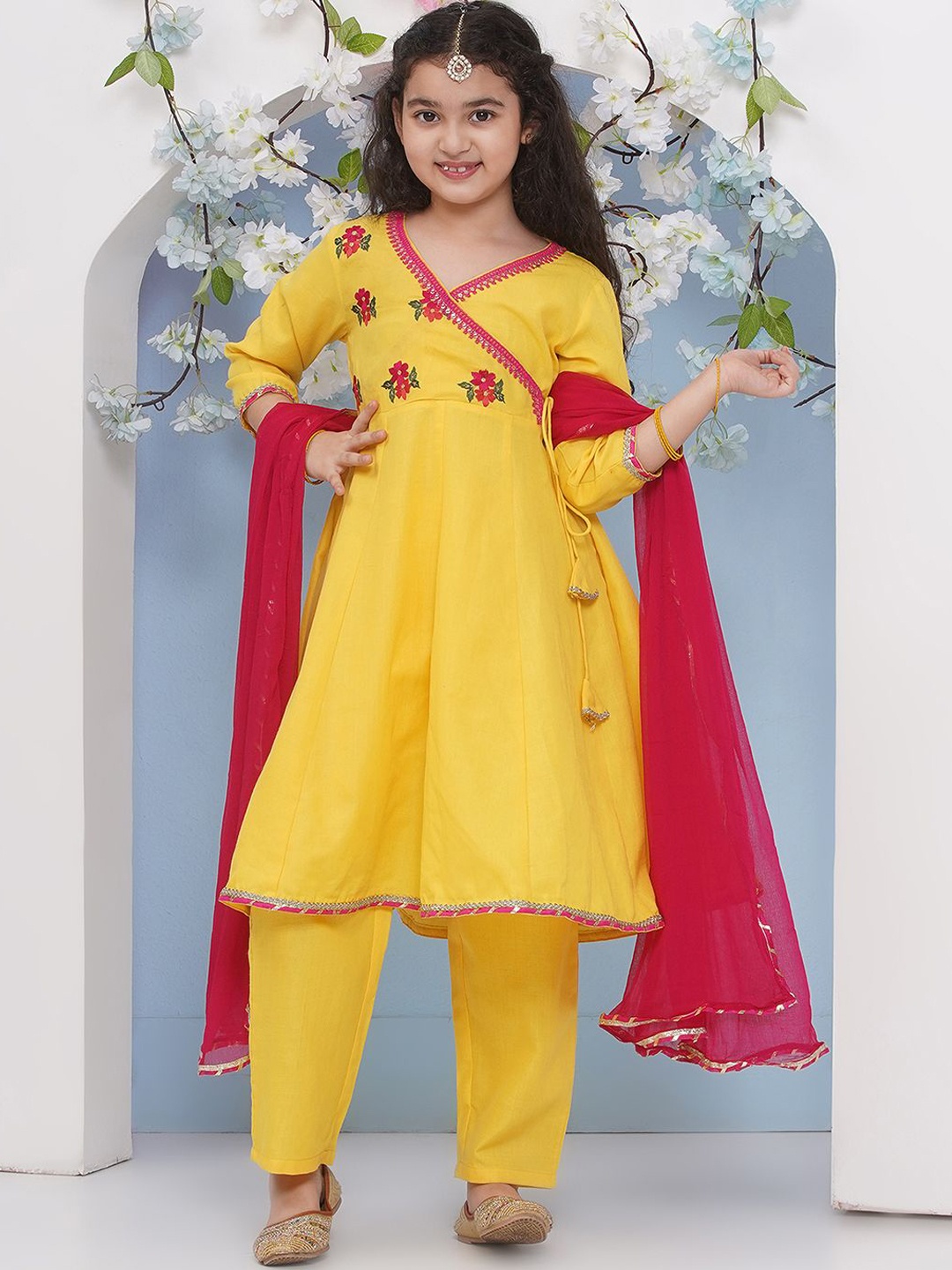 

Bitiya by Bhama Girls Floral Embroidered Angrakha Gotta Patti Pure Cotton Kurta with Trousers & With Dupatta, Yellow