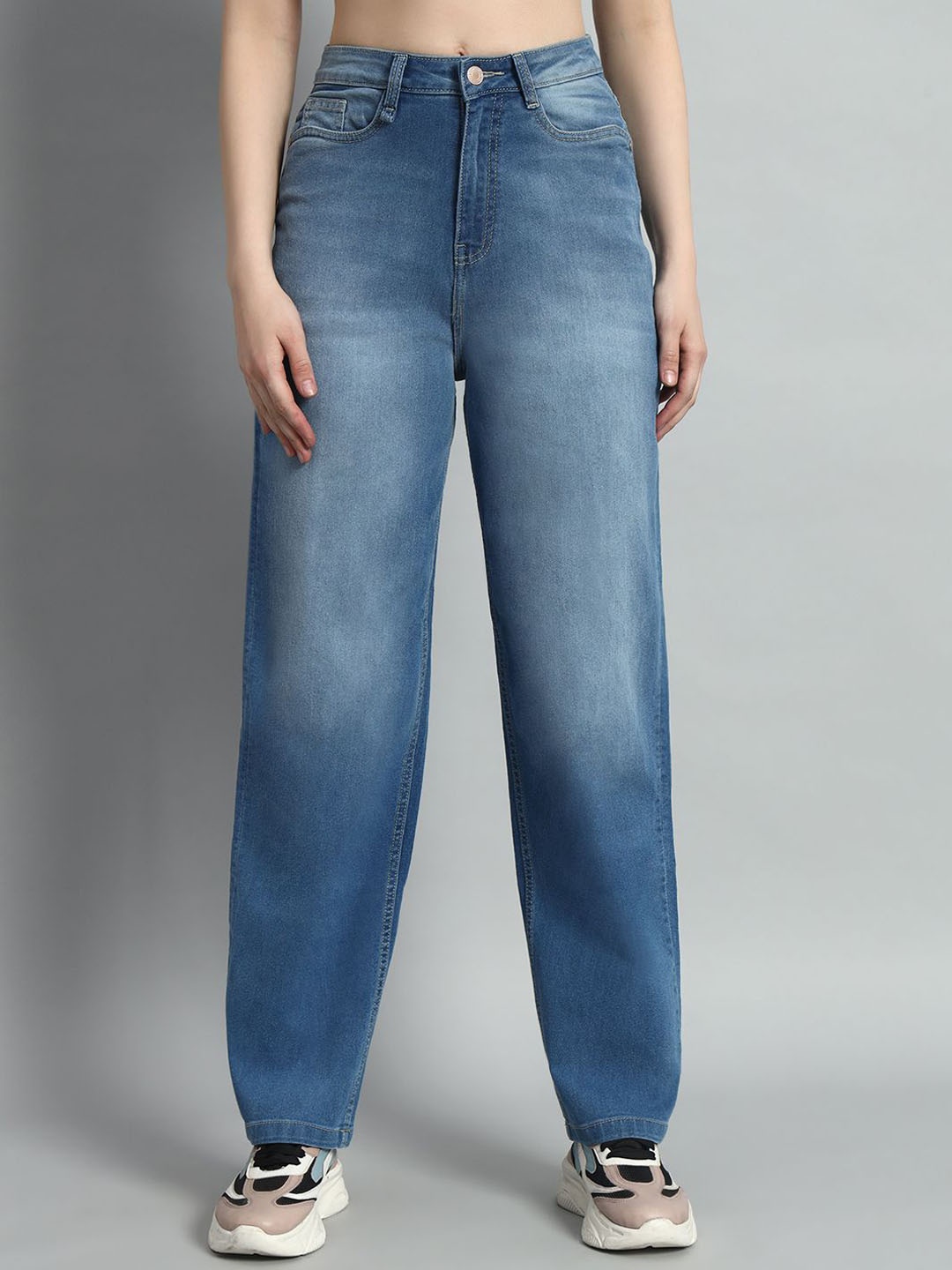 

The Roadster Lifestyle Co Women High-Rise Light Faded Jeans, Blue