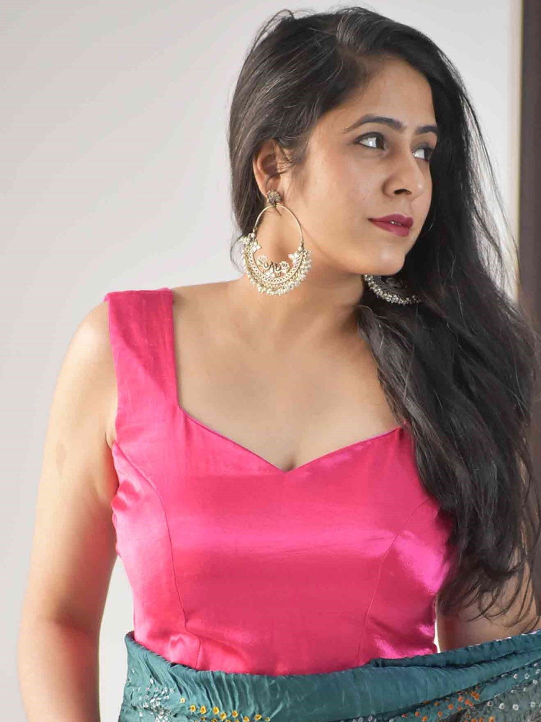 

Sundarii V-Neck Saree Blouse, Pink