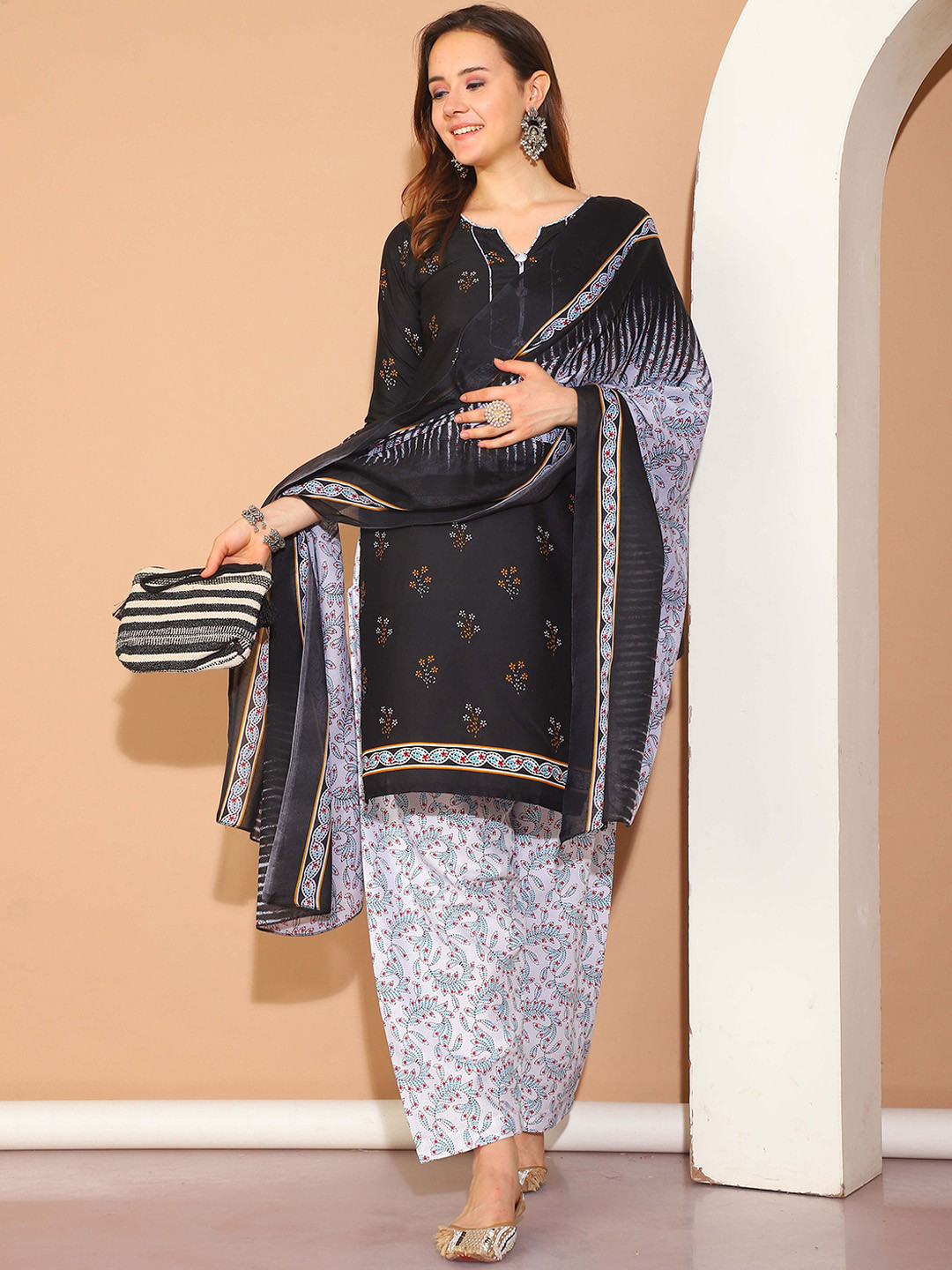 

KALINI Women Floral Printed Regular Kurta with Salwar & With Dupatta, Black