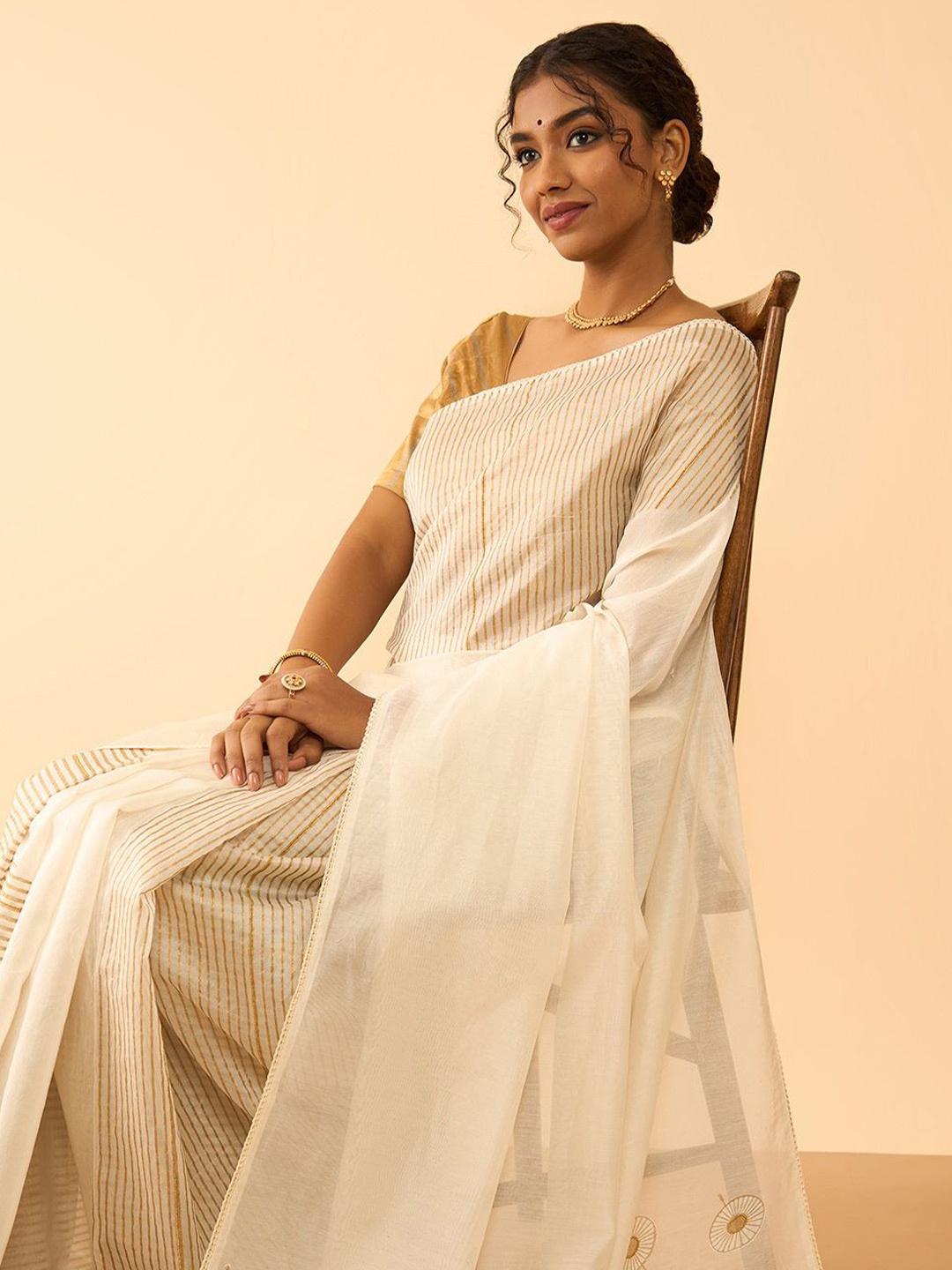 

Taneira Striped Embroidered Silk Cotton Saree, Off white