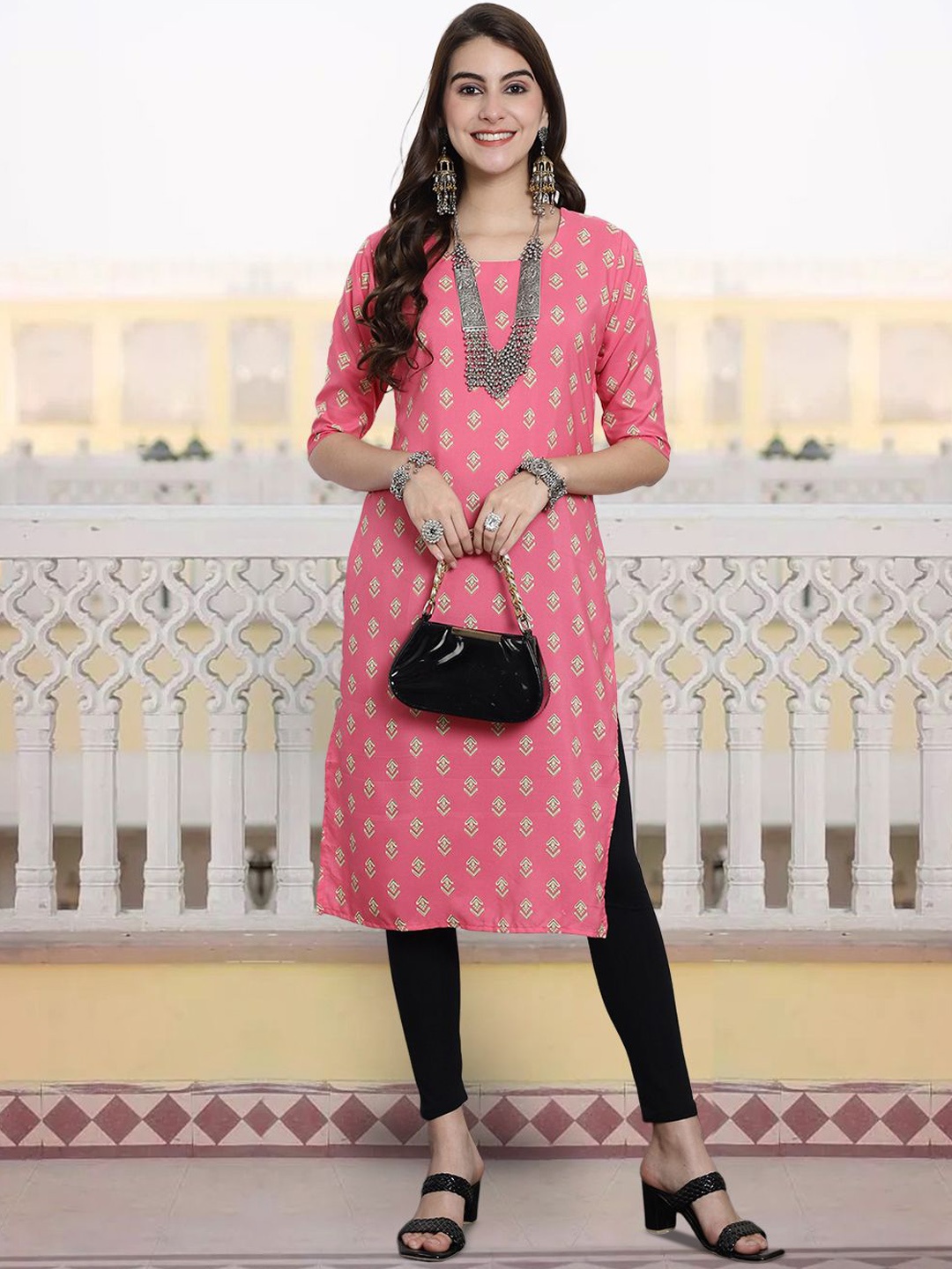 

7Threads Geometric Printed Round Neck Straight Kurta, Pink