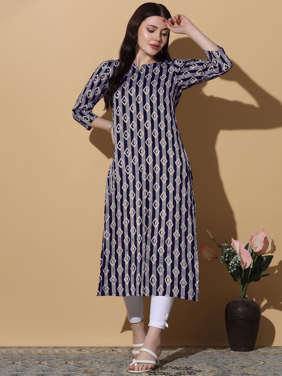 

BAESD Geometric Printed Round Neck Straight Kurta, Navy blue