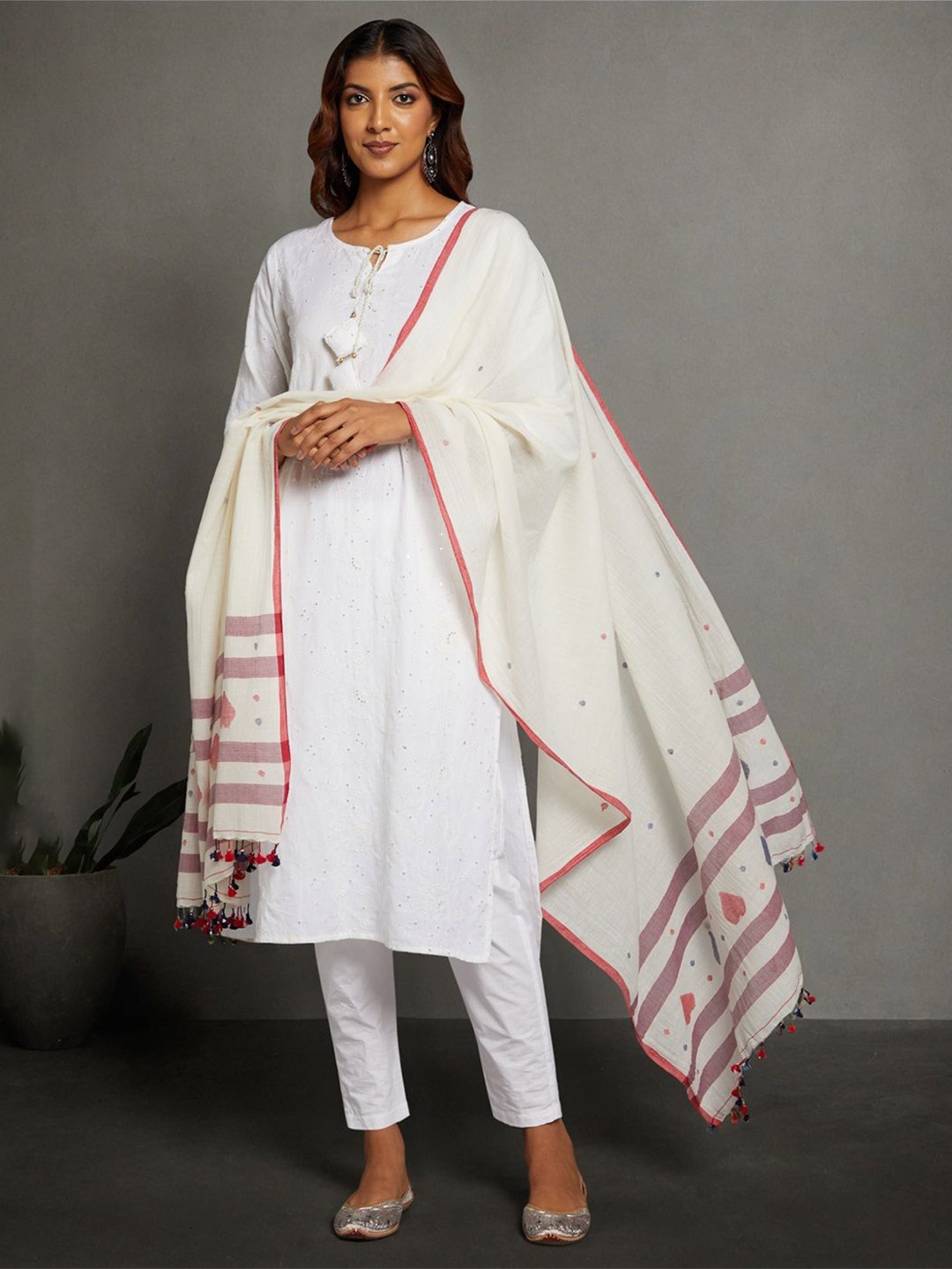 

ArtEastri Jamdani Cotton Dupatta, Cream