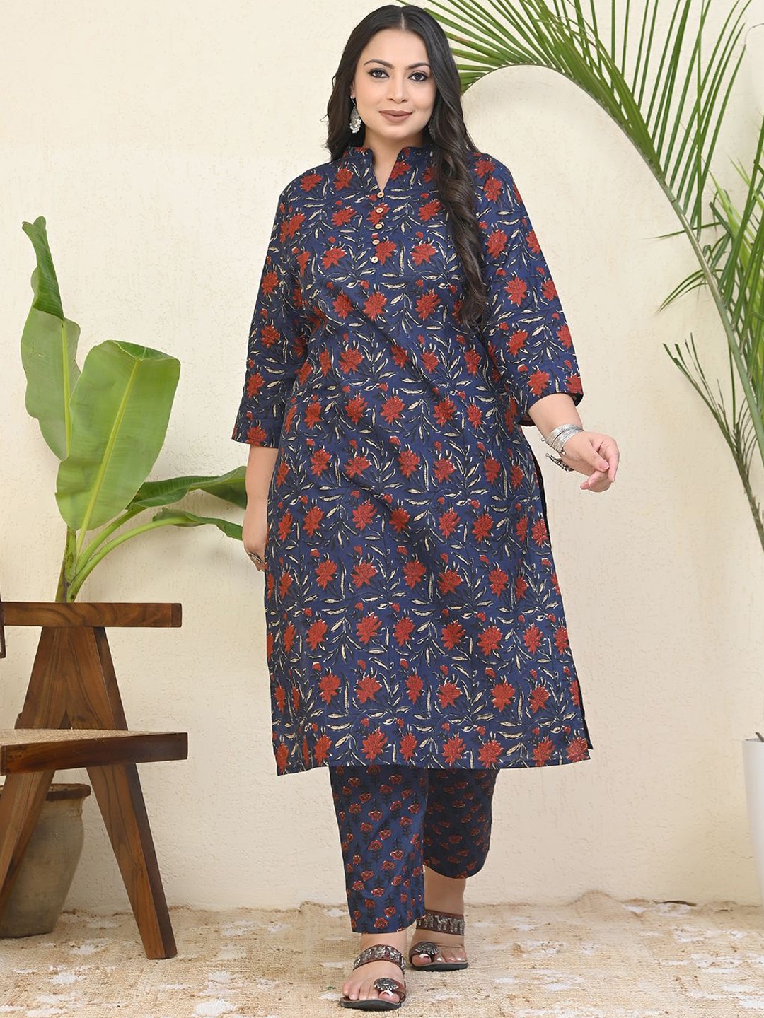 

Aspriya Plus Size Floral Printed Mandarin Collar Pure Cotton Kurta, Navy blue