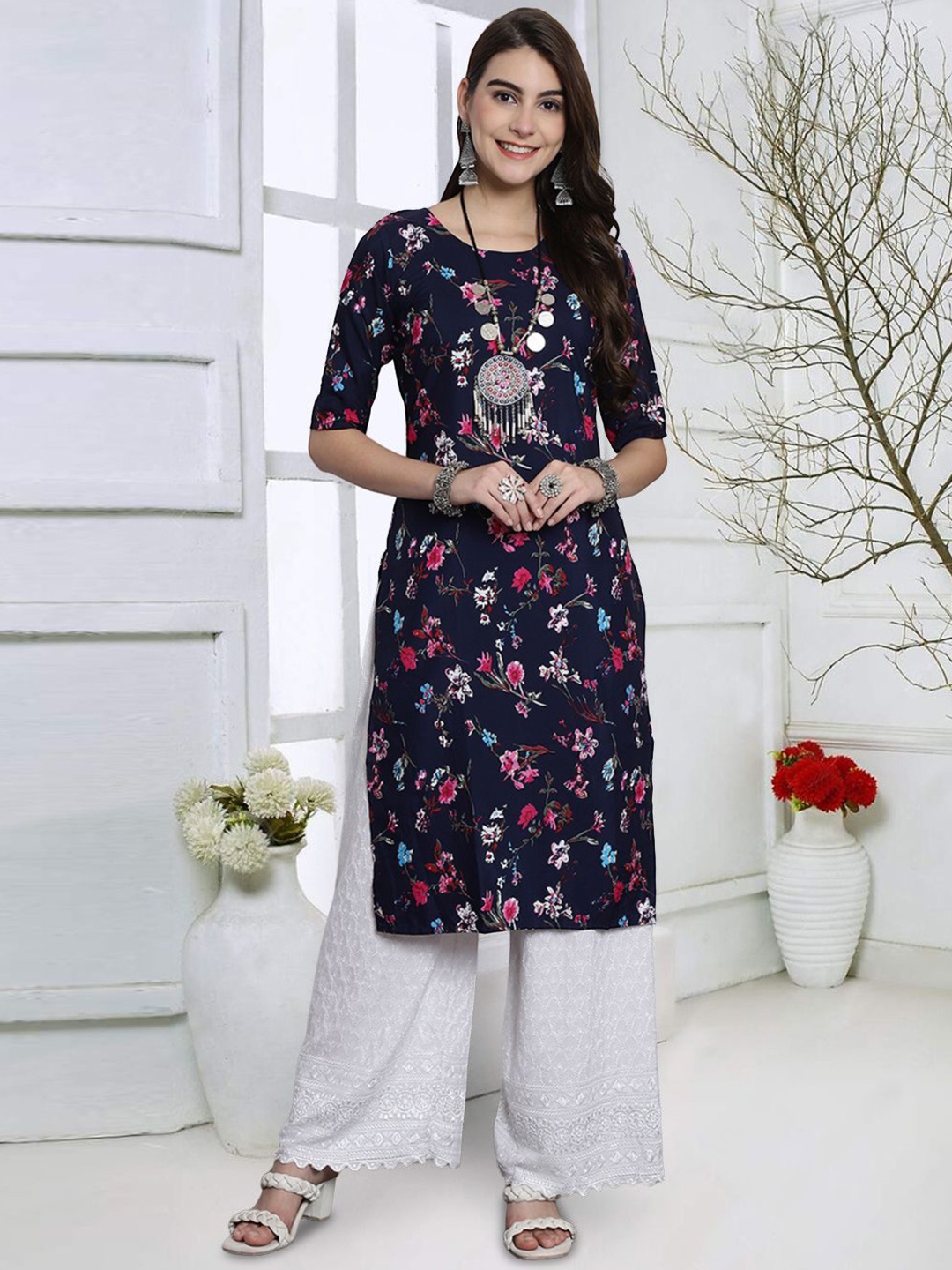 

7Threads Floral Printed Round Neck Straight Kurta, Blue