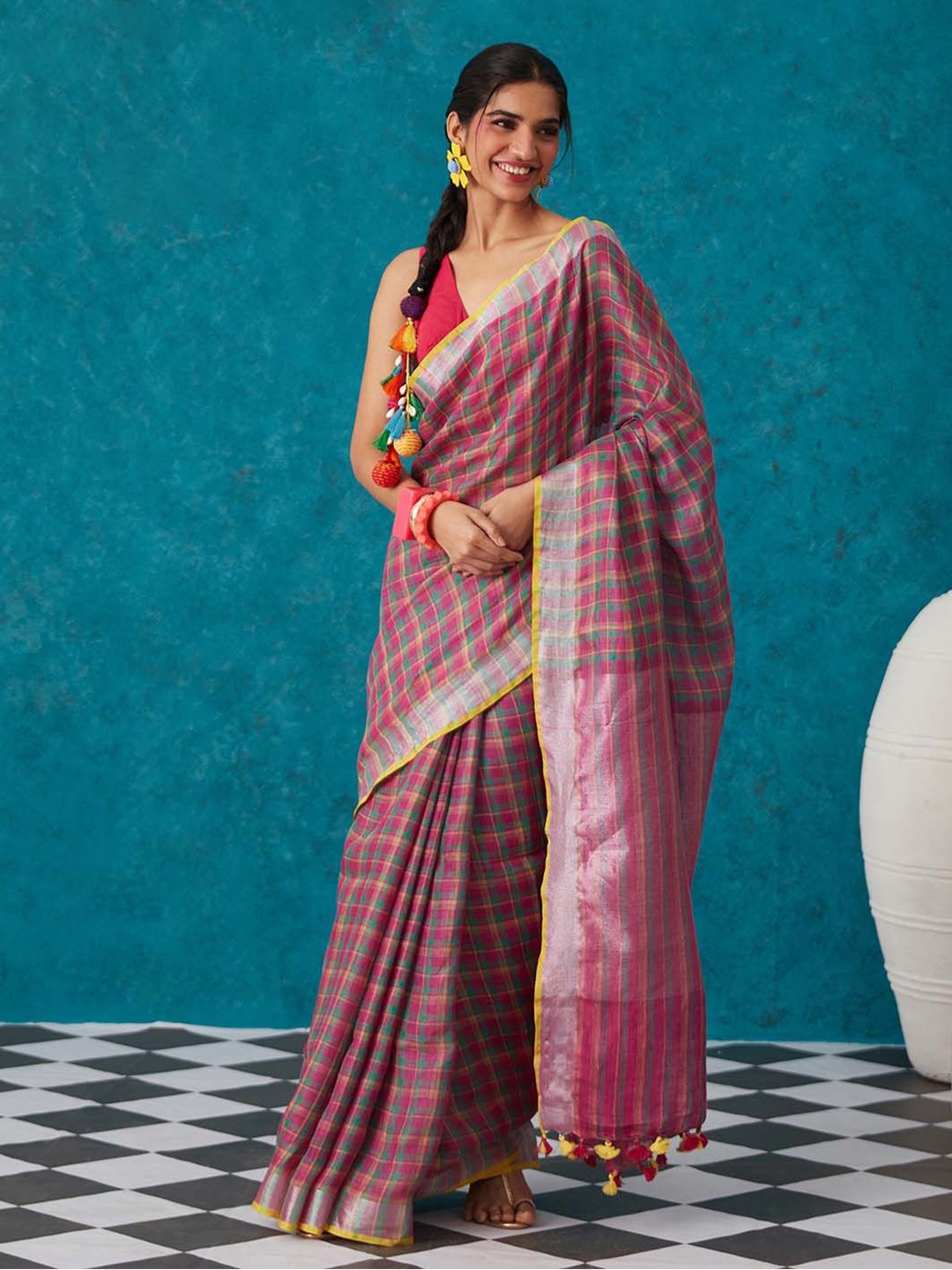 

Likha Checked Bhagalpuri Saree, Pink