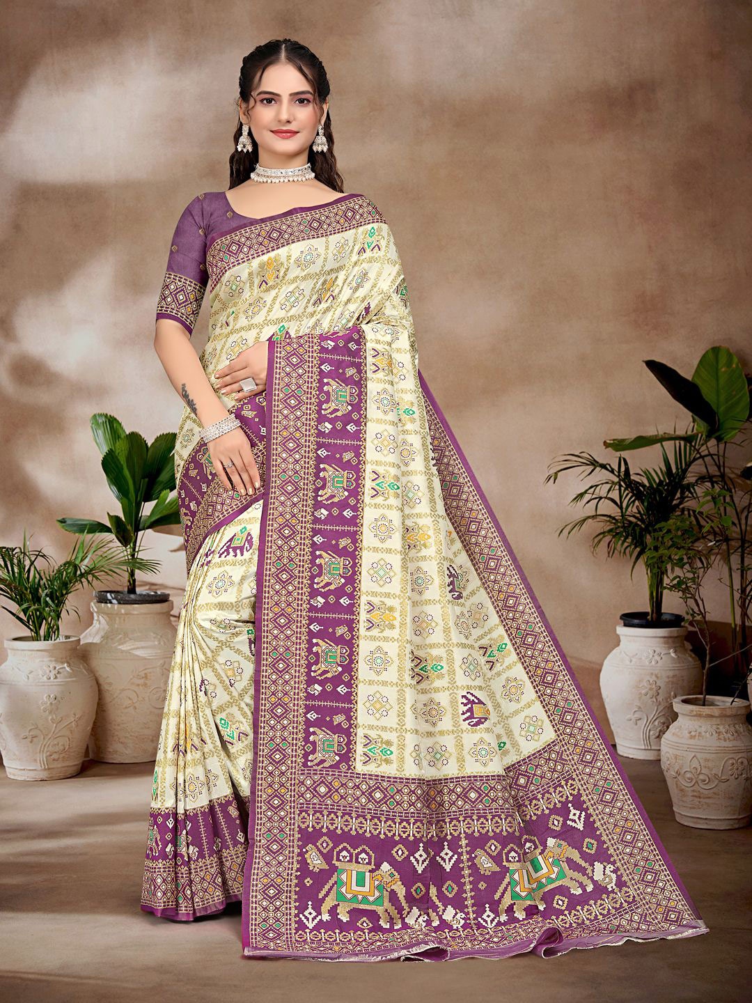 

Pionex Women Woven Design Pure Silk Patola Saree, Purple