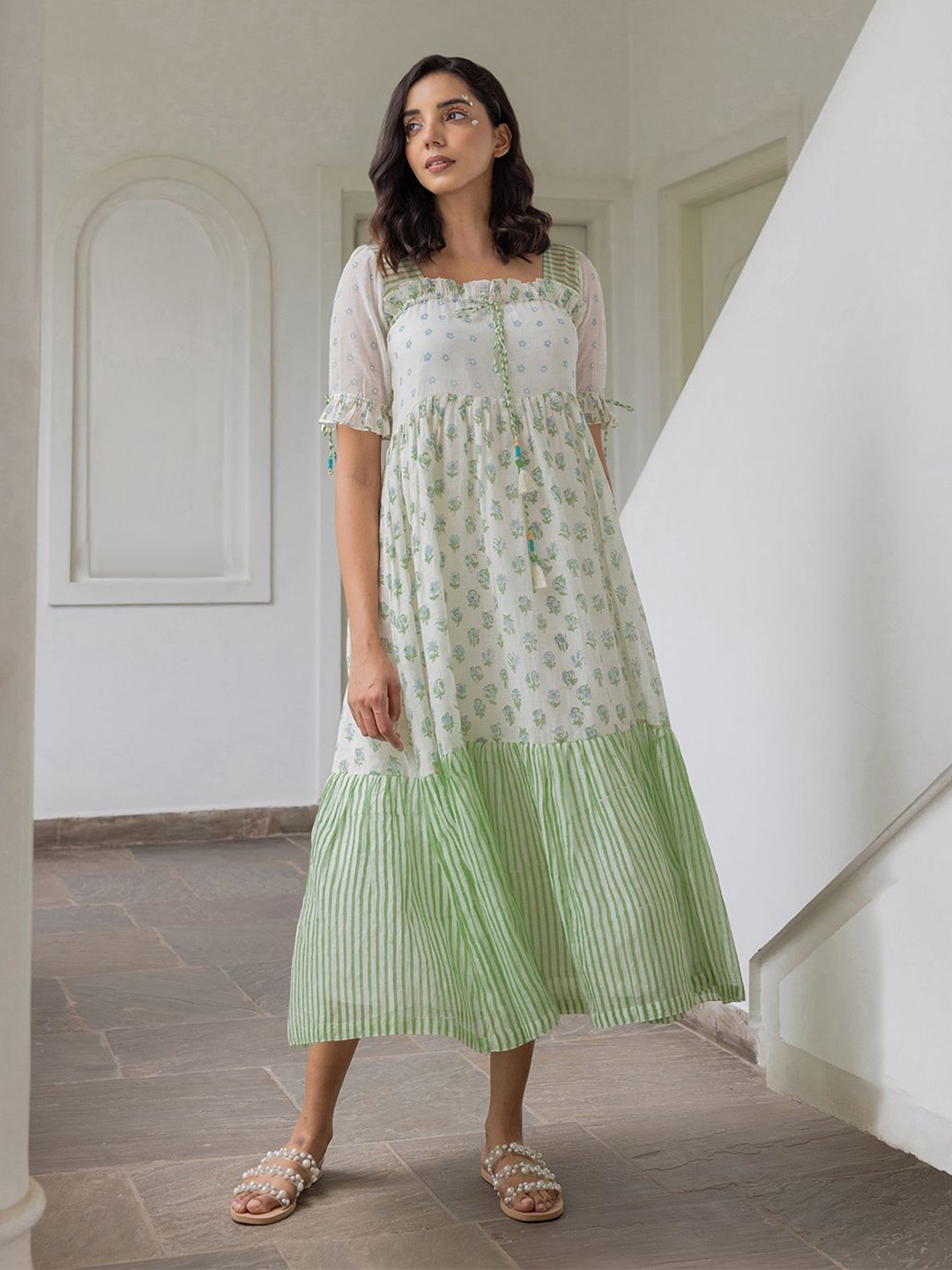 

The Yellow Bow Floral Printed Puff Sleeves Empire Midi Dress, Sea green