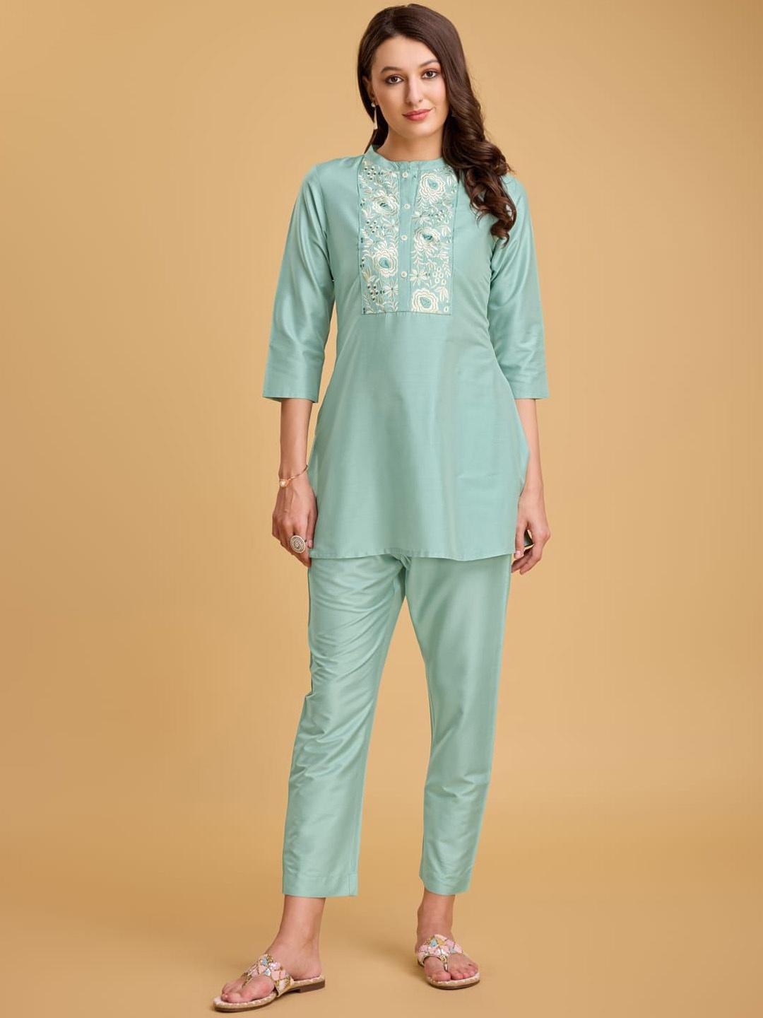 

Suha Women Embroidered Regular Thread Work Kurta with Trousers, Blue