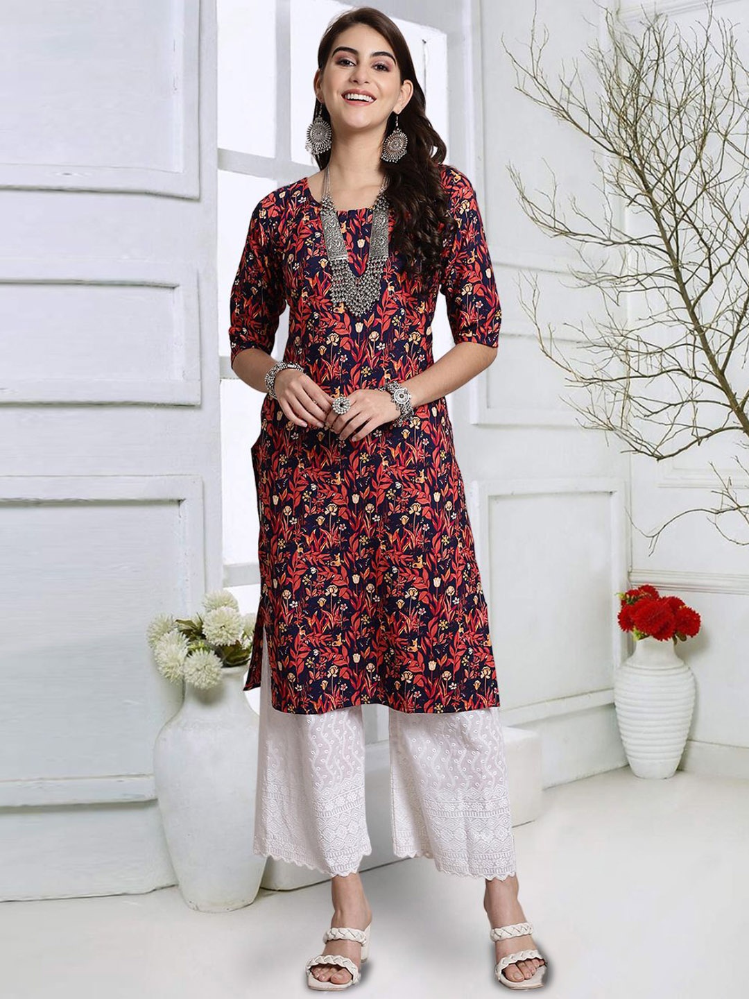 

7Threads Floral Printed Round Neck Crepe Straight Kurta, Navy blue