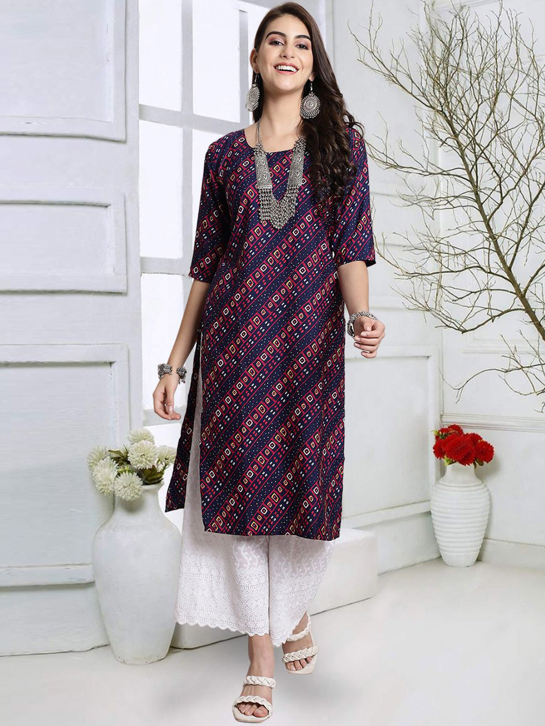

7Threads Geometric Printed Round Neck Regular Crepe Straight Kurta, Navy blue