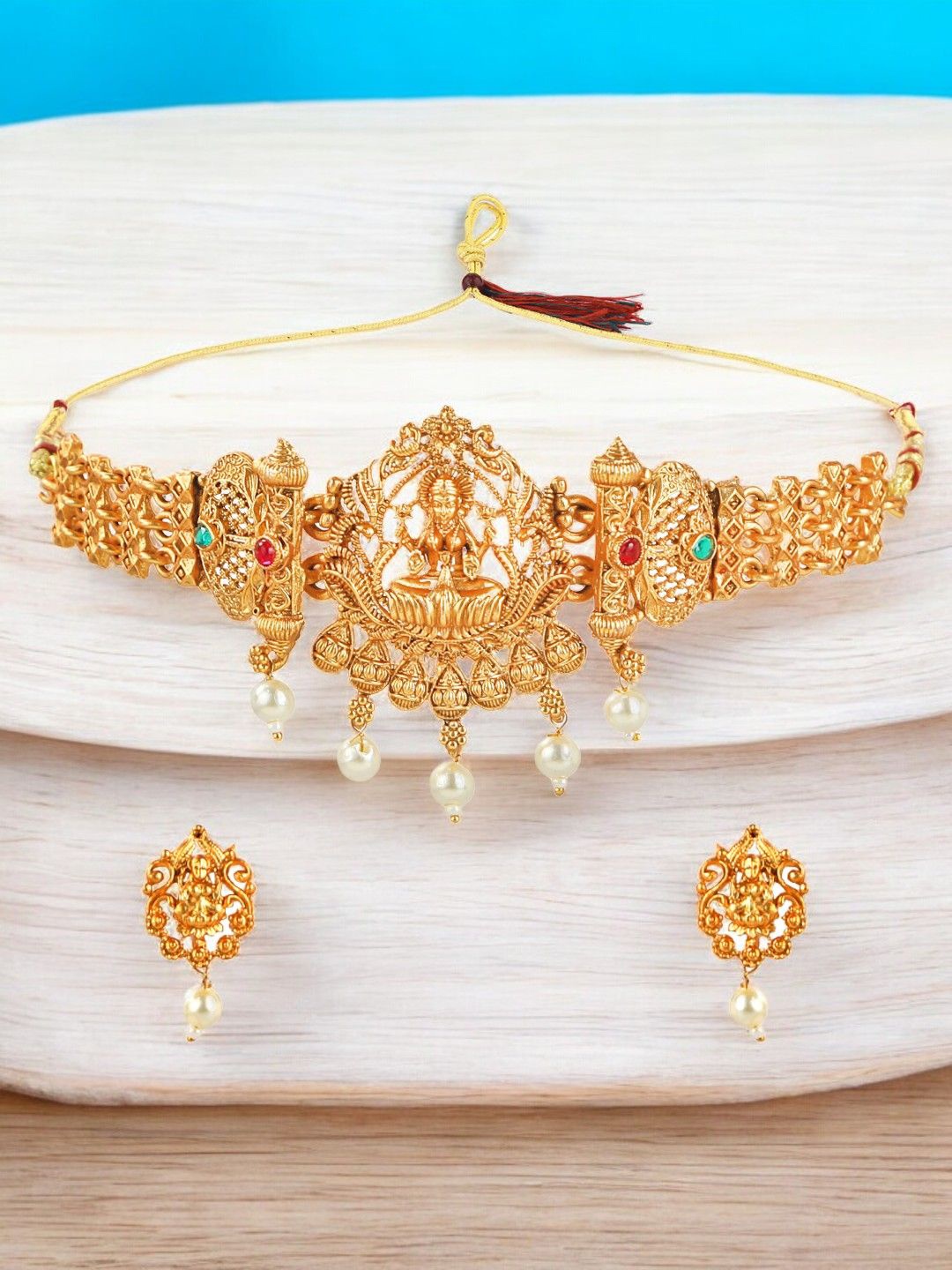 

9blings Gold Plated Stones Studded & Beaded Jewellery Set