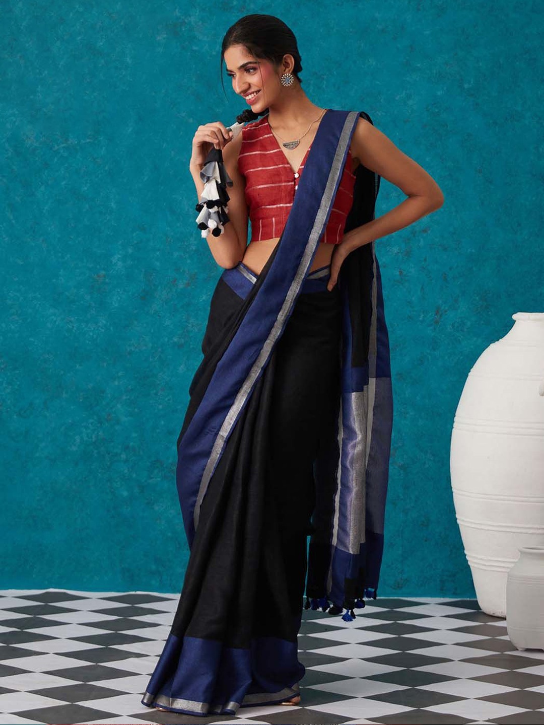 

Likha Bhagalpuri Solid Saree, Blue