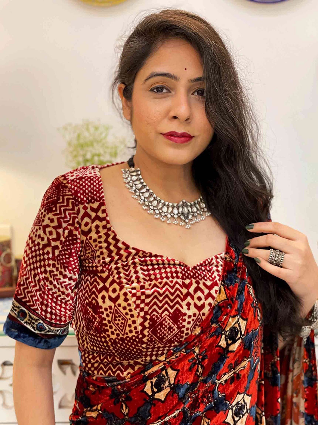 

Sundarii Printed Saree Blouse, Maroon