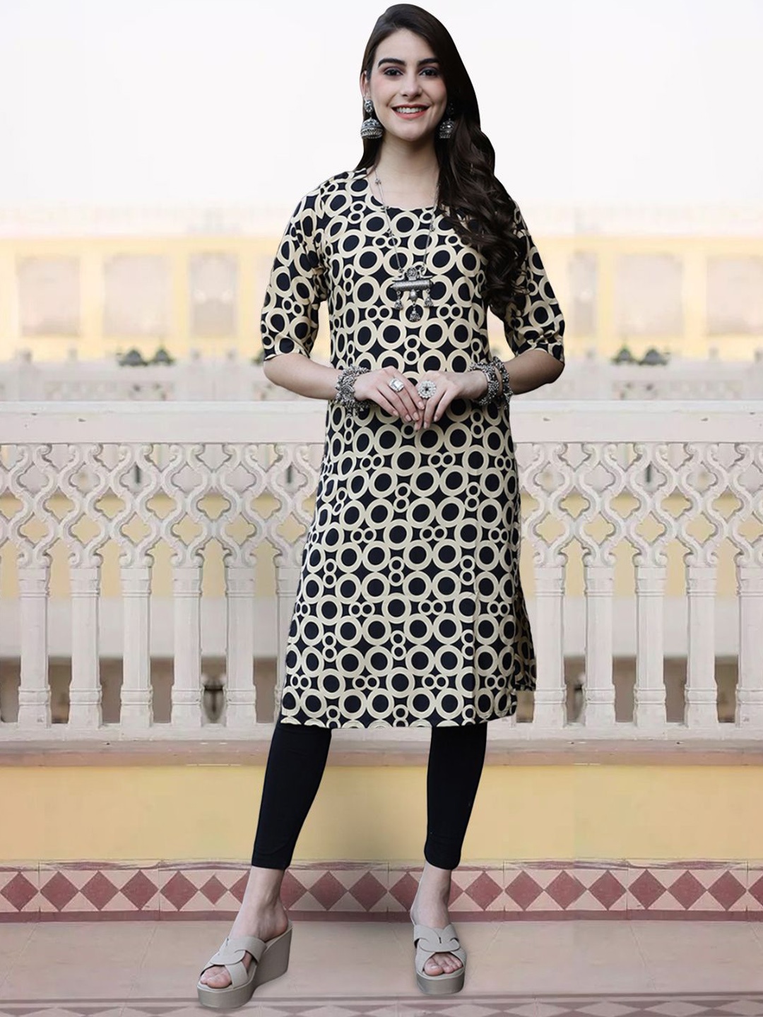 

7Threads Geometric Printed Round Neck Straight Kurta, Black