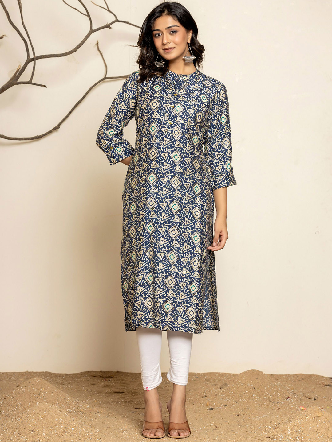 

Rouhab Printed Mandarin Collar Straight Kurta, Blue