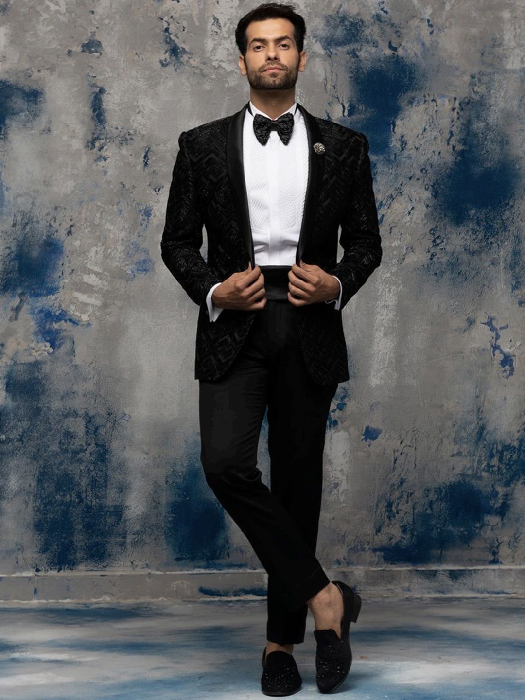 

ASUKA Men Chevron Embroidered Tuxedo, Black