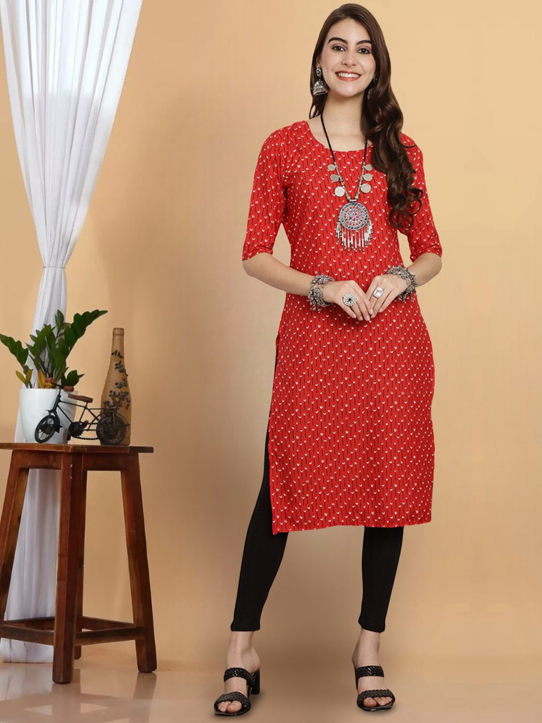 

7Threads Geometric Printed Round Neck Straight Kurta, Red