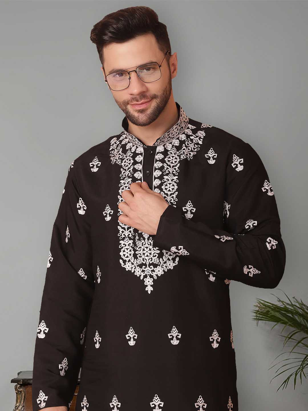 

Jompers Floral Embroidered Straight Chikankari Kurta with Pyjamas, Black