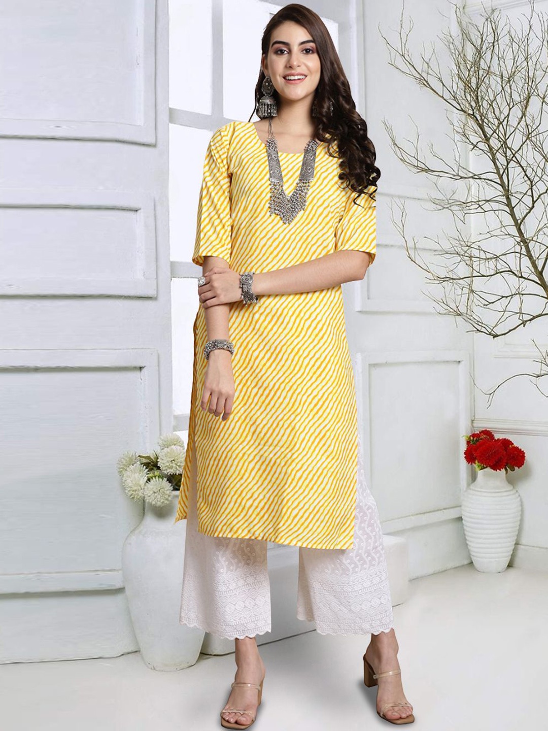 

7Threads Leheriya Printed Round Neck Crepe Straight Kurta, Yellow