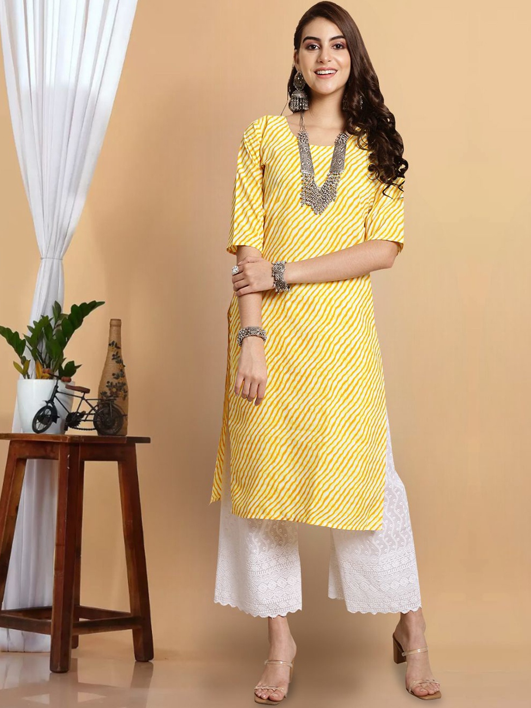 

7Threads Women Printed Floral Crepe Kurta, Multi