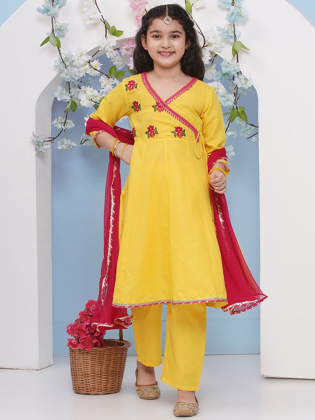 

Bitiya by Bhama Girls Floral Embroidered Angrakha Gotta Patti Pure Cotton Kurta with Trousers & With Dupatta, Yellow