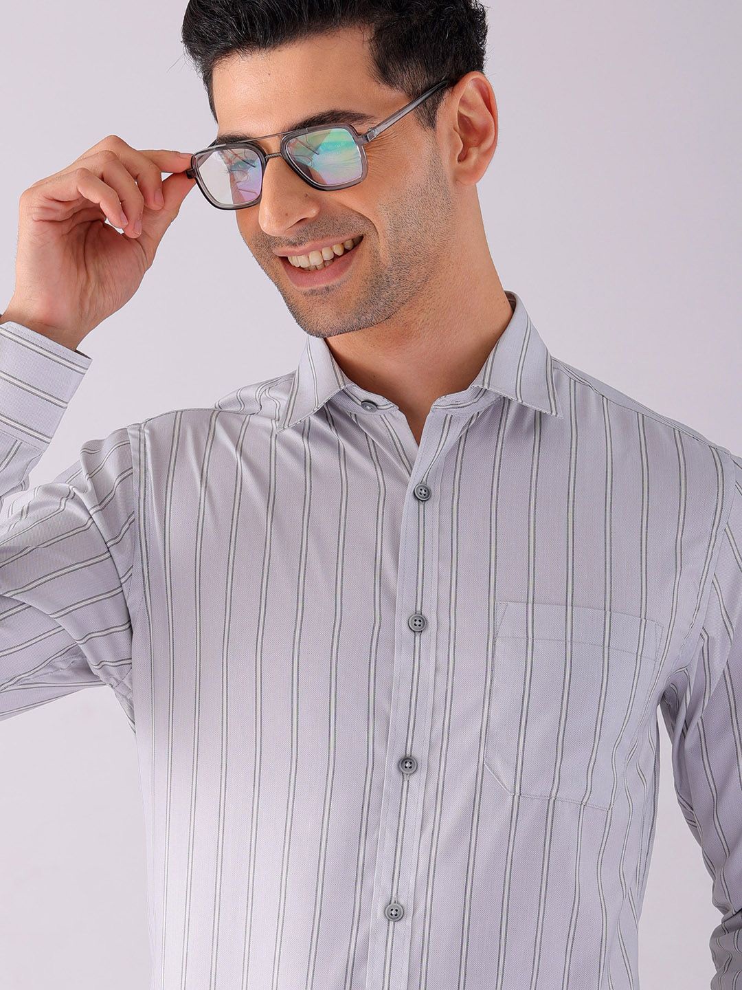 

The Indian Garage Co. X Luxe Men Spread Collar Striped Slim Fit Formal Shirt, Grey