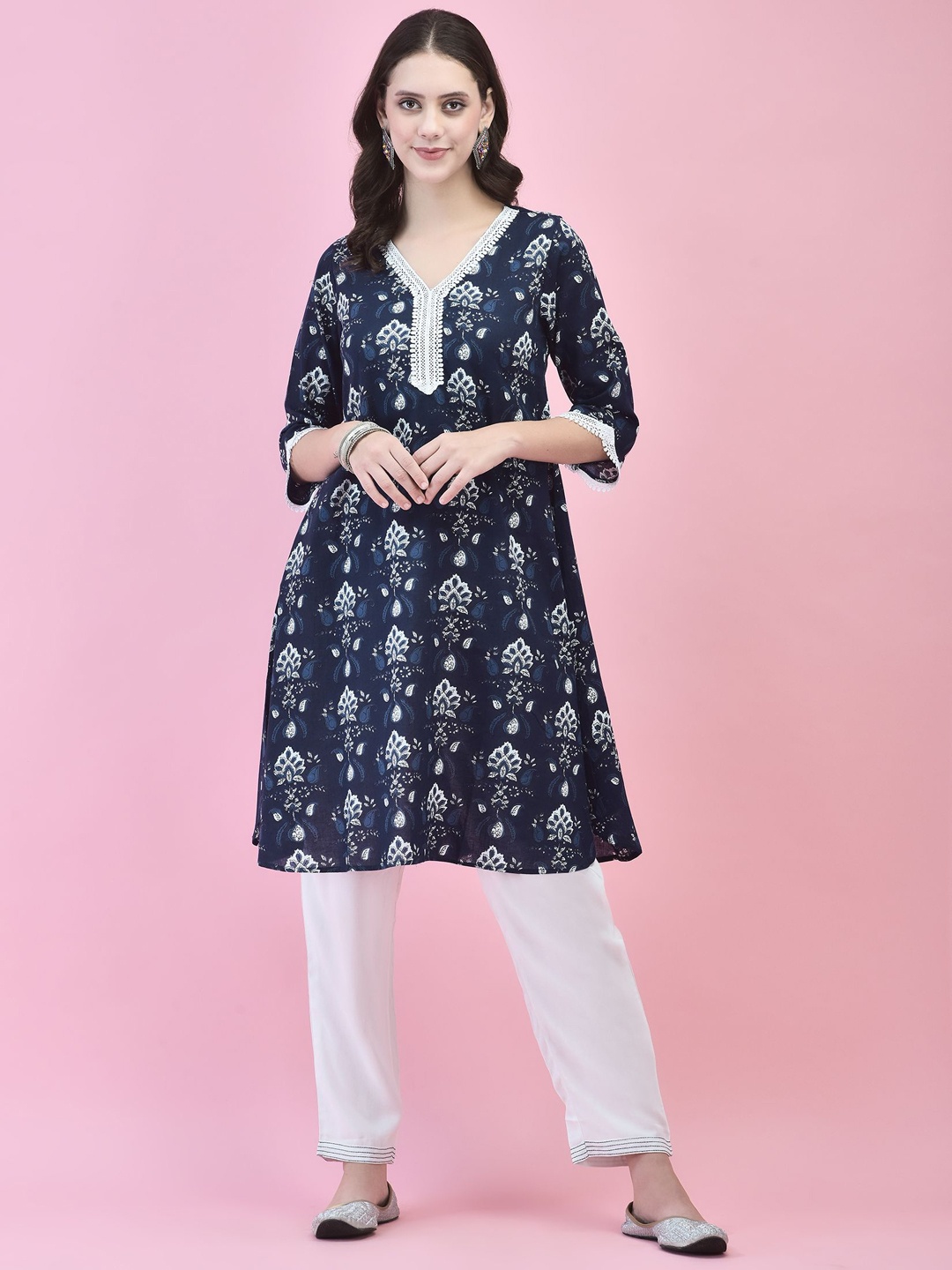 

Shree Women Floral Printed Regular Pure Cotton Kurta with Trousers, Blue