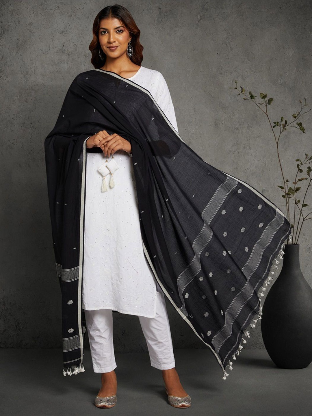 

ArtEastri Geometric Woven Design Jamdani Cotton Dupatta, Black