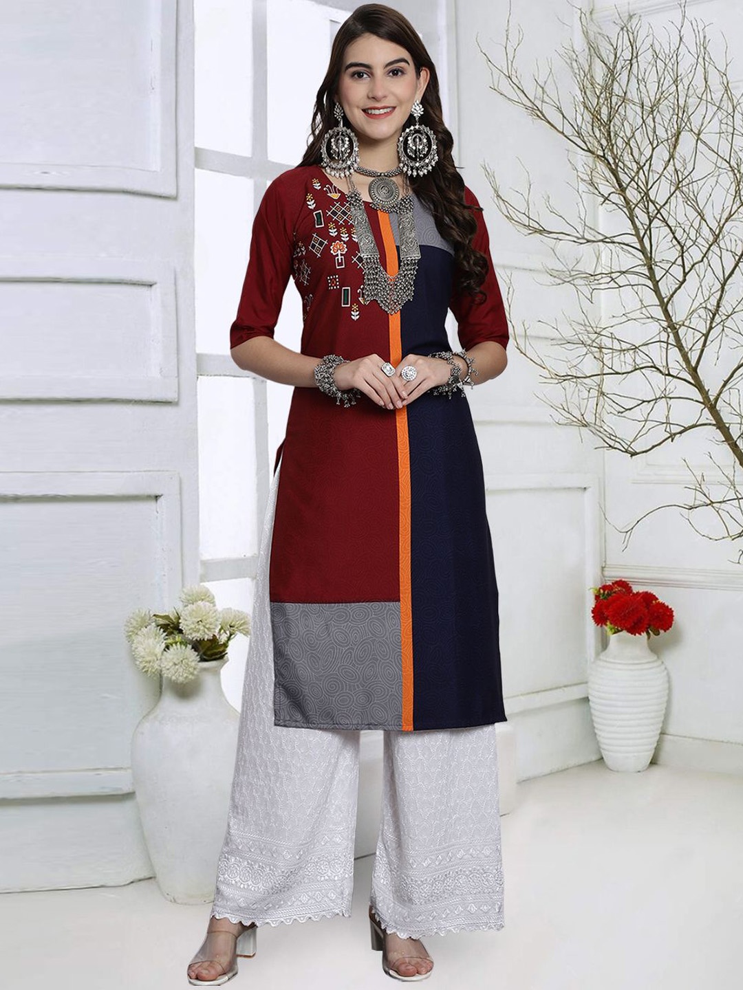 

7Threads Colourblocked Round Neck Crepe Straight Kurta, Maroon