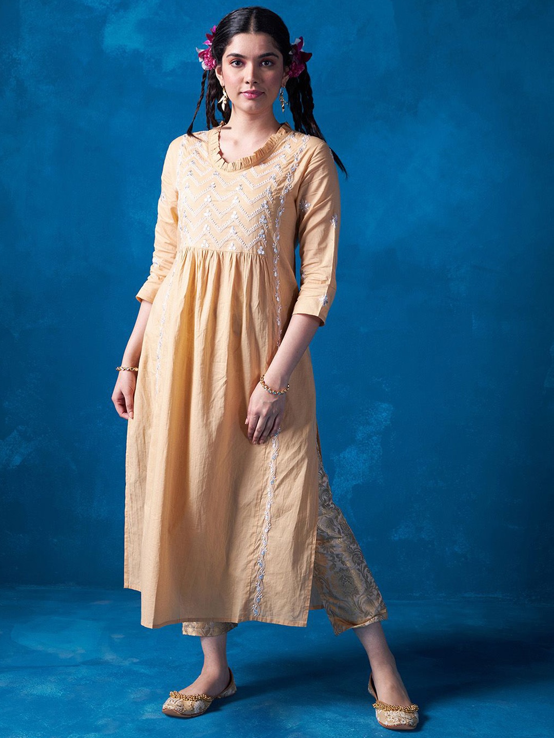

Likha Women Ethnic Motifs Embroidered Kurta, Beige