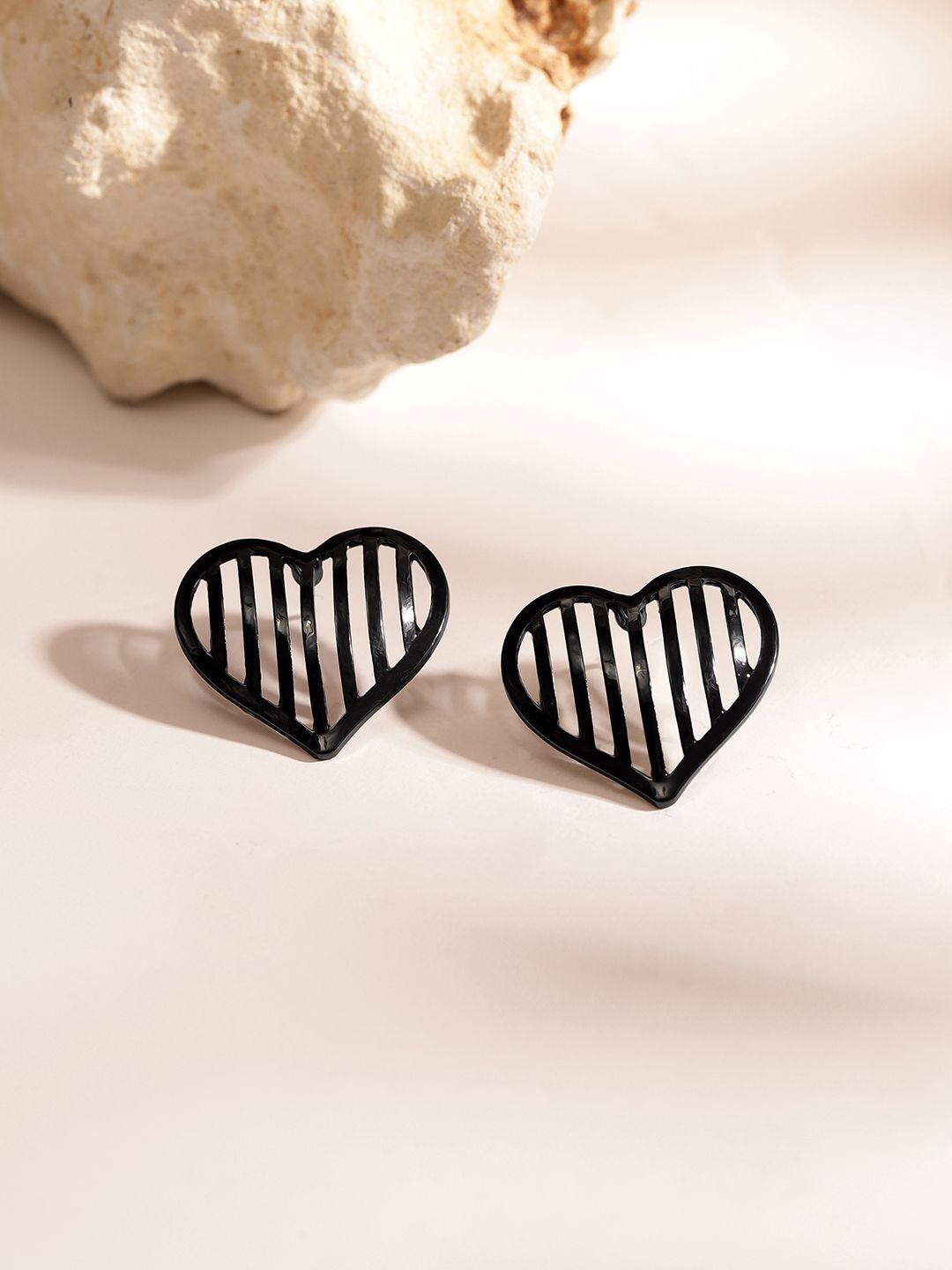 

Priyaasi Elegance Srtiped Hear Design Contemporary Brass Studs Earrings, Black